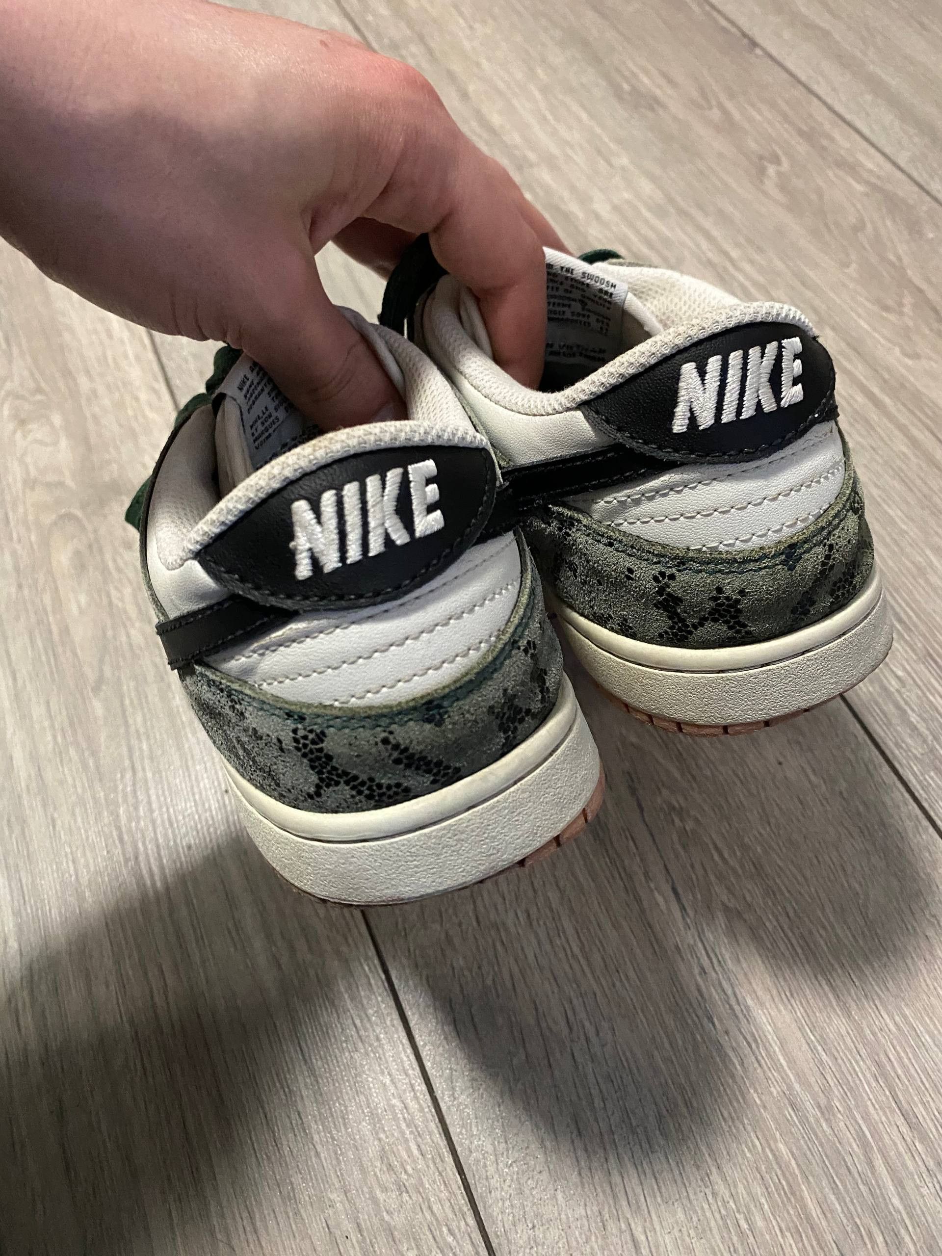 Nike Nike Dunk Low Sneakers Green White Scales Size: 40 Size US 7 / EU 40 - 7 Thumbnail