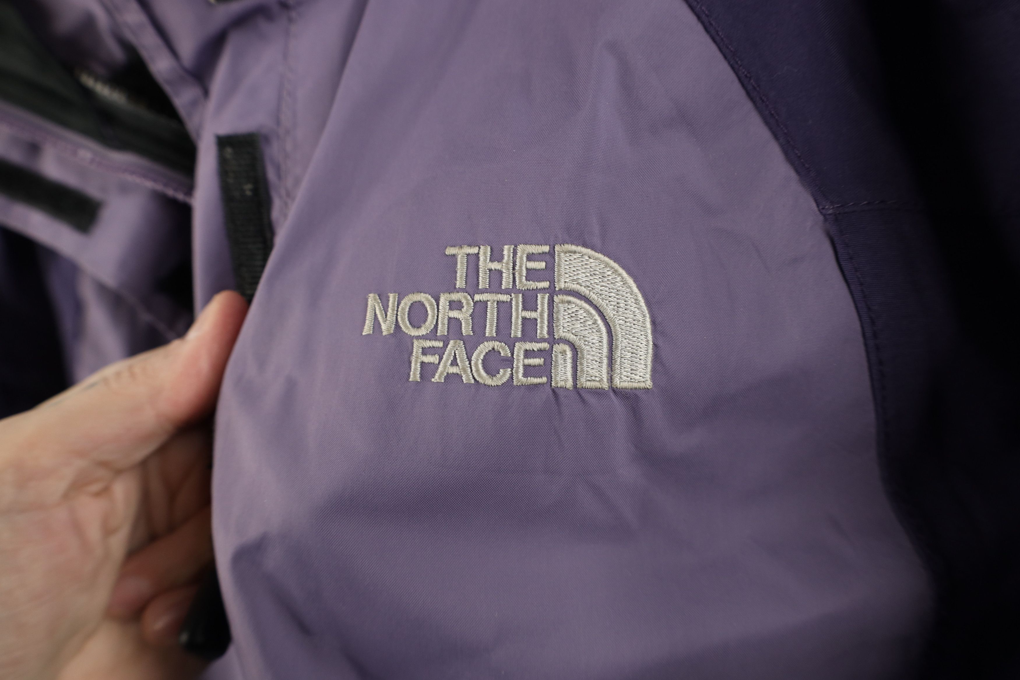 The North Face × Vintage Vintage 90s The North Face Goretex Hooded Jacket Purple Size S / US 4 / IT 40 - 6 Thumbnail