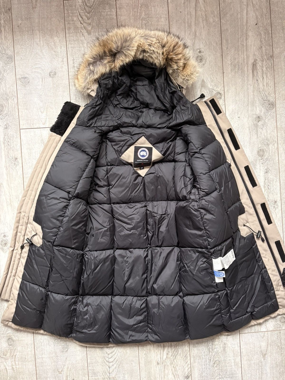 Canada Goose Canada Goose Expedition Beige Mens S/M Perfect Size US S / EU 44-46 / 1 - 5 Thumbnail