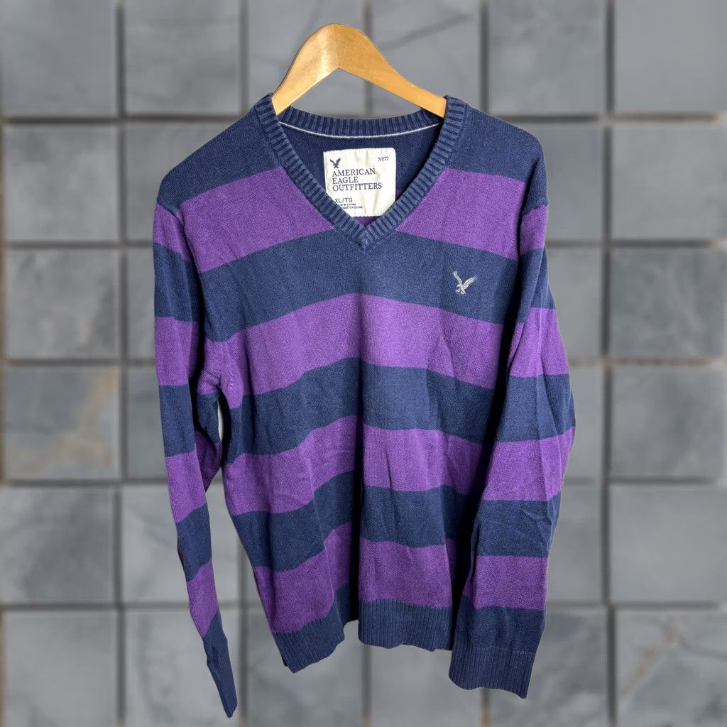 American Eagle Outfitters VINTAGE American Eagle Outfitters Sweater Mens XL Navy Purple Striped V-Neck Pullover Size US XL / EU 56 / 4 - 1 Thumbnail
