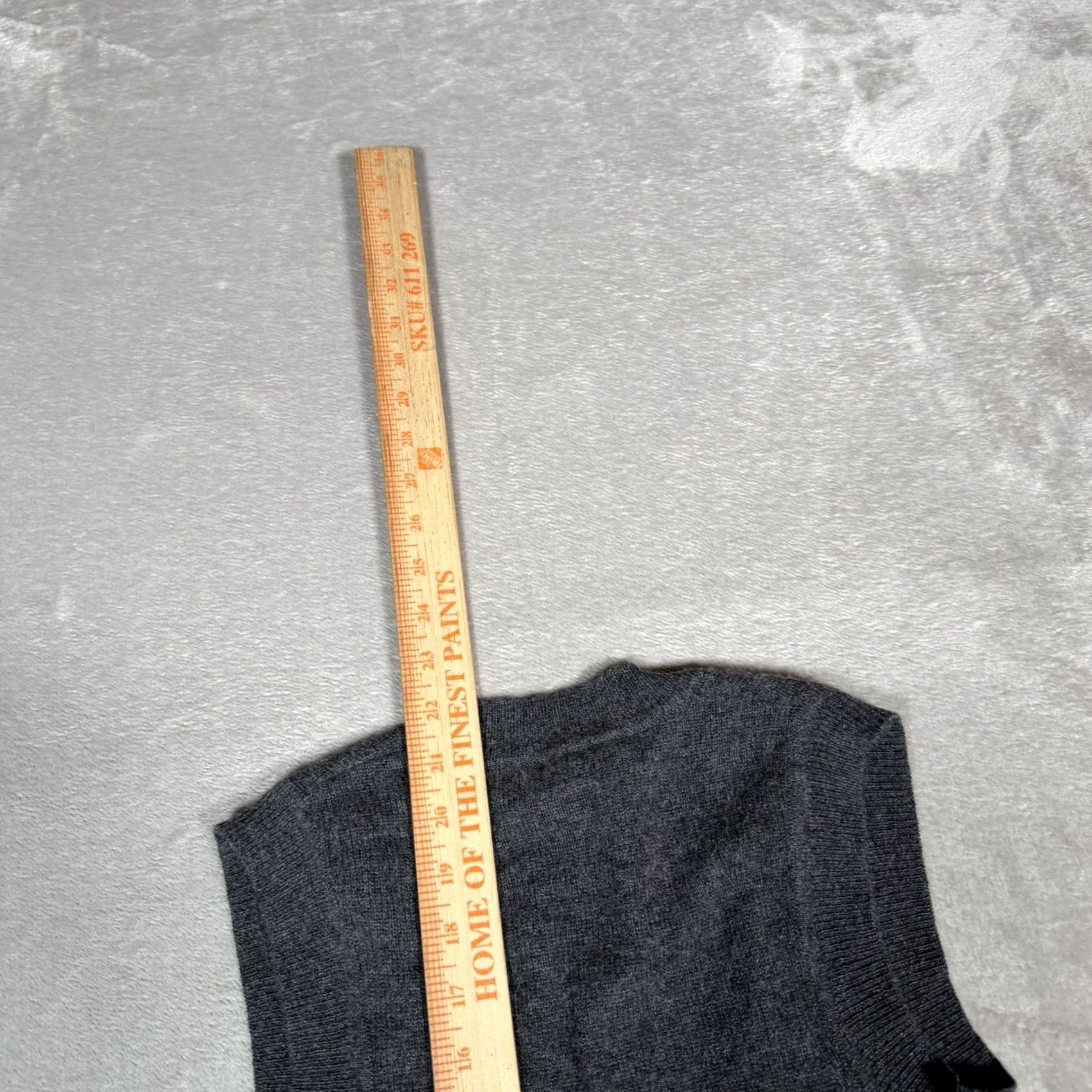 Vintage VINTAGE Eris Vest Womens Small Gray 100% Cashmere 90s Crew Neck Sleeveless Casual Knit Shirt OR Sweater Ladies Regular Fit - Mens/Womens? Size L / US 10 / IT 46 - 8 Thumbnail