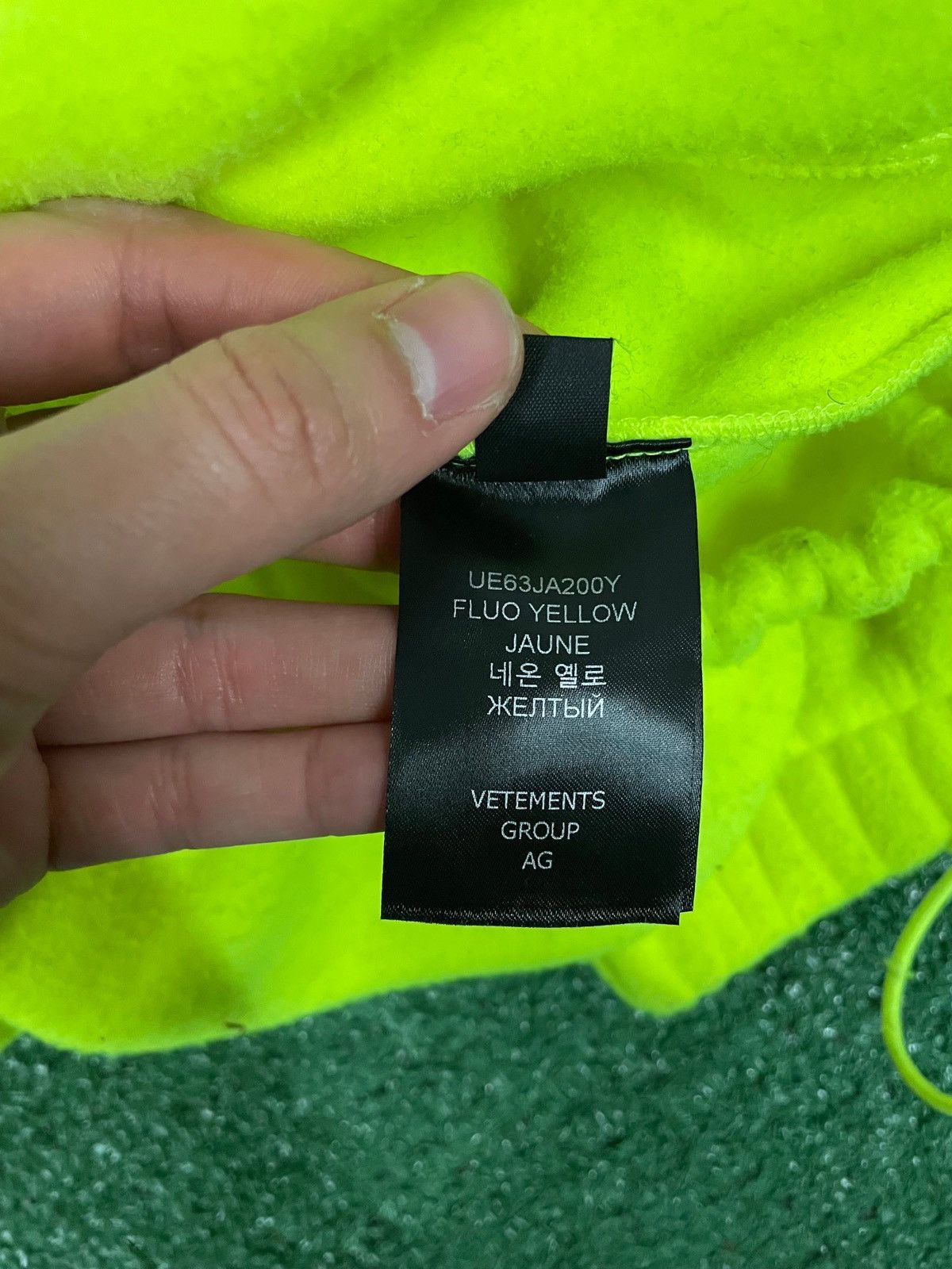 Vetements Vetements flou yellow fleece zip up jacket Size US XL / EU 56 / 4 - 7 Thumbnail