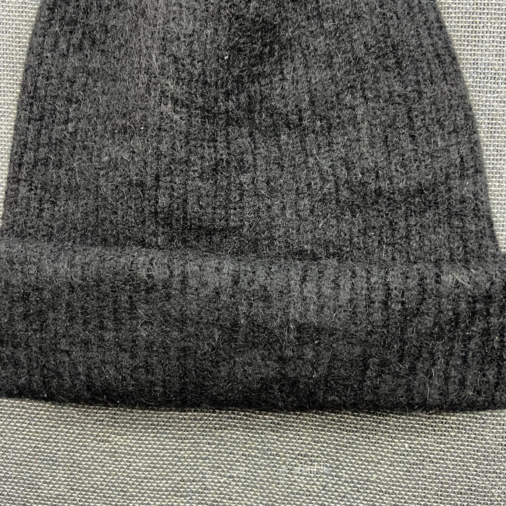 Arket ARKET Beanie Hat One Size Black Alpaca Wool Polyester Cuffed Fleece Ribbon Knit Unisex Adults Beanie Size US M / EU 48-50 / 2 - 3 Thumbnail