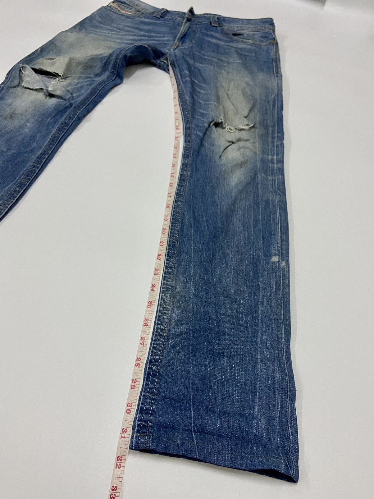 Diesel DIESEL DISTRESSED JEANS Size US 31 - 21 Thumbnail