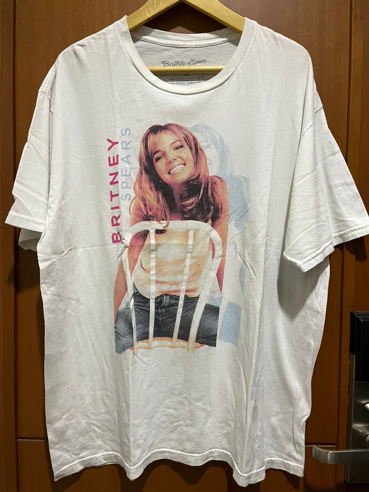 Band Tees britney spears offcial print tag no backhit tee tshirt Size US XL / EU 56 / 4 - 2 Thumbnail