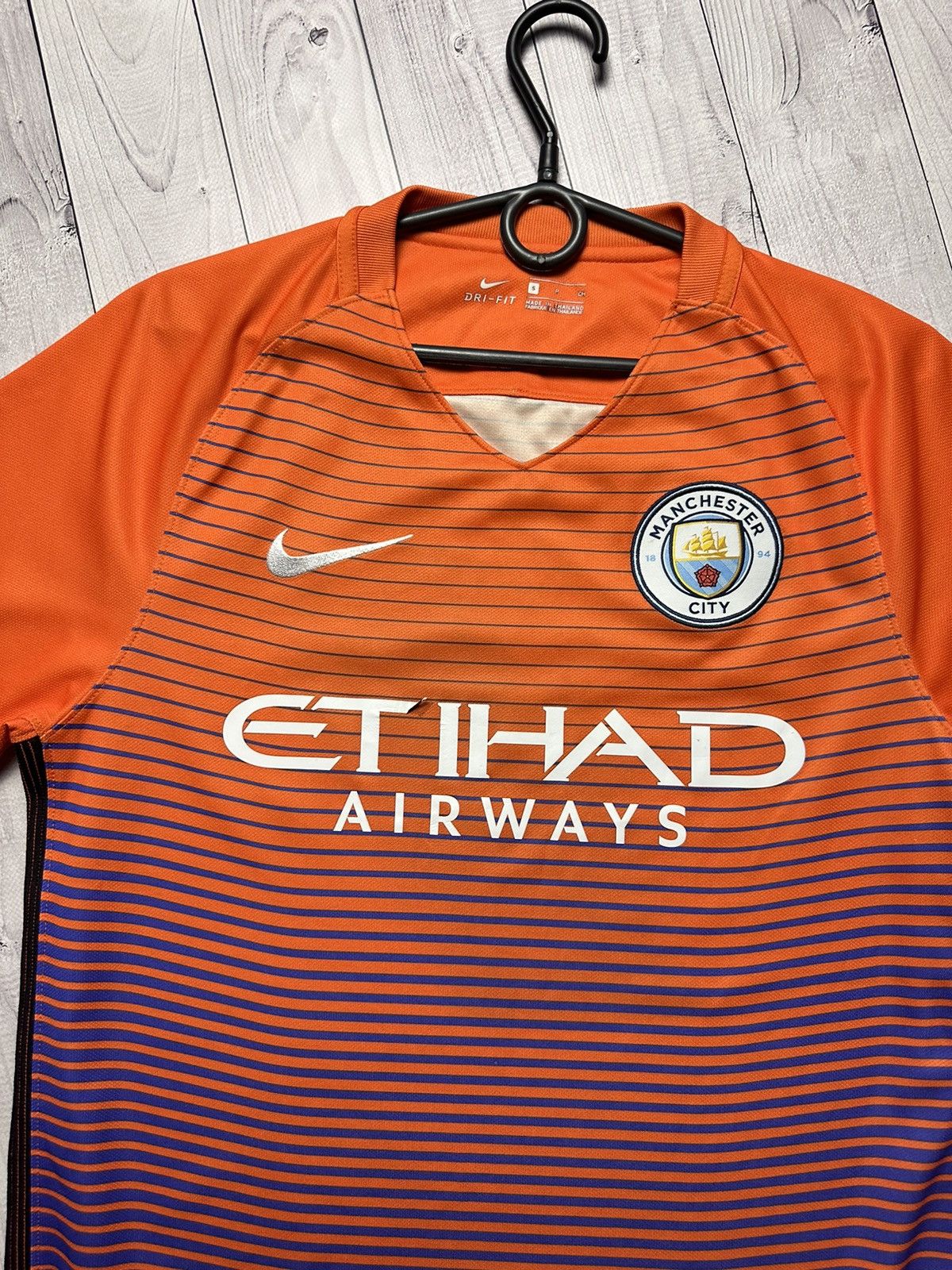 Nike × Vintage Vintage Nike Manchester City orange soccer jersey size S Size US S / EU 44-46 / 1 - 2 Thumbnail