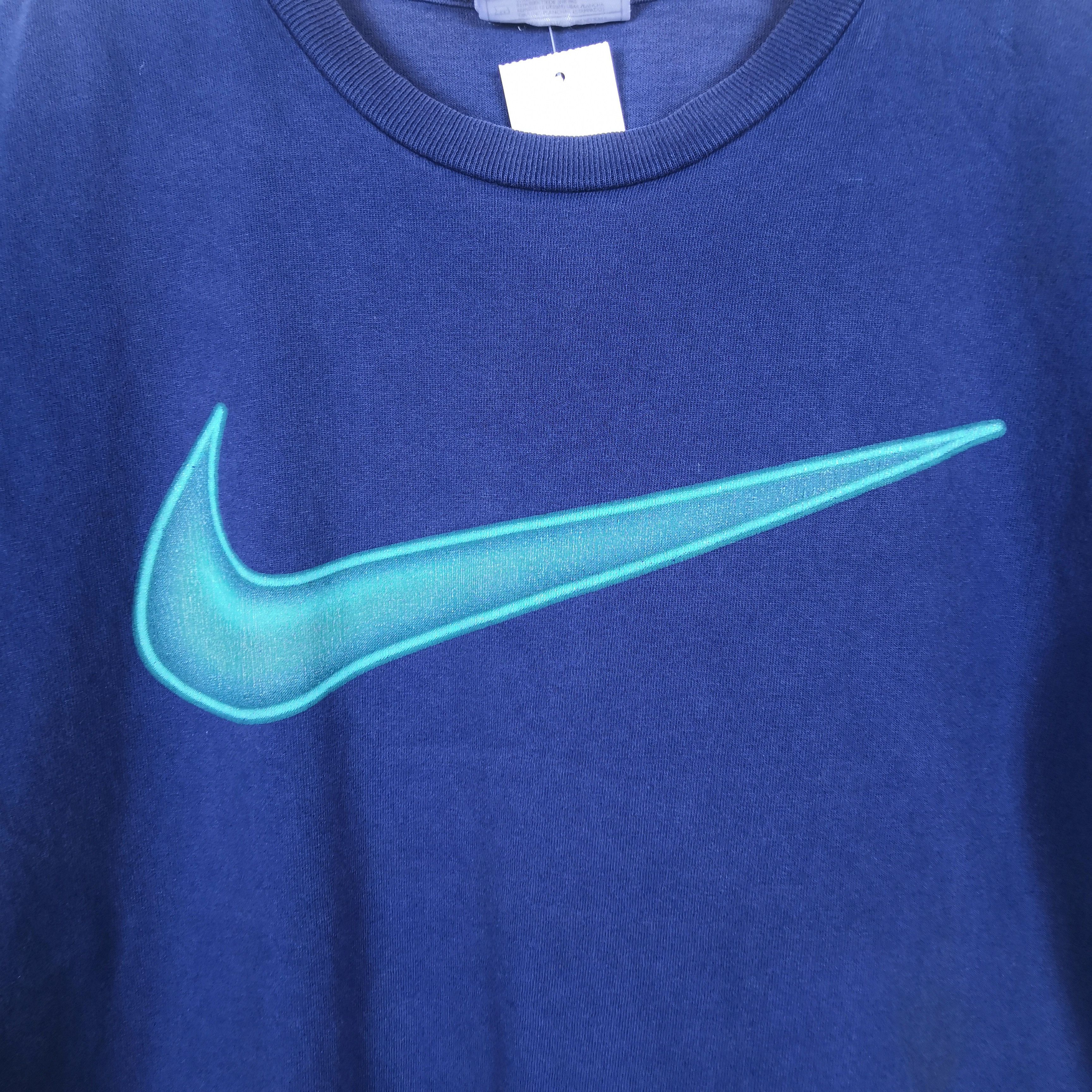 Nike Vintage NIKE Swoosh Tshirt Nike Swoosh Centre Crewneck Tees Size XS / US 0-2 / IT 36-38 - 3 Thumbnail