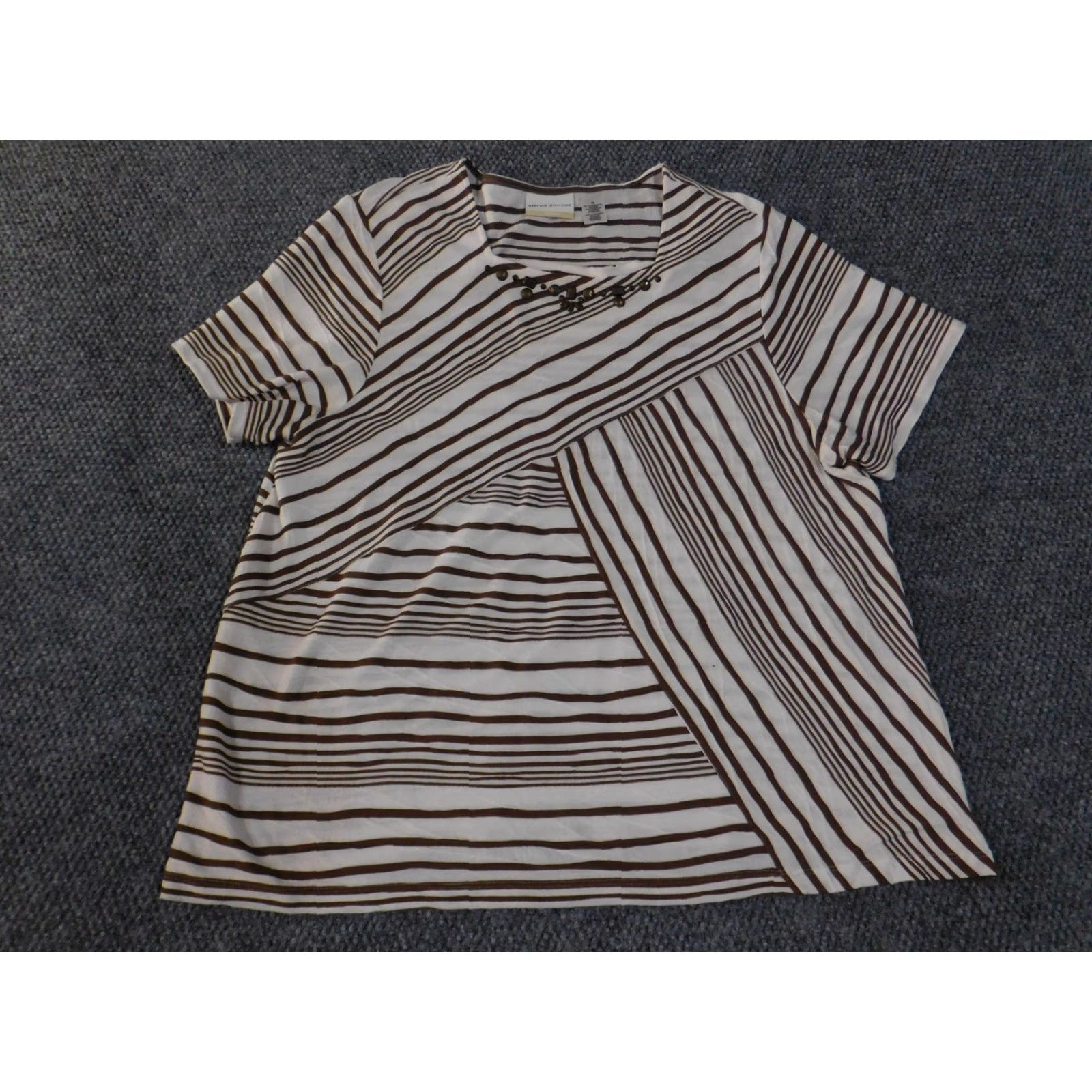 Vintage Alfred Dunner Shirt Womens 1X Beaded Neckline Short Sleeve Striped Brown White Jersey Knit - Scoop Neck Size XL / US 12-14 / IT 48-50 - 3 Thumbnail