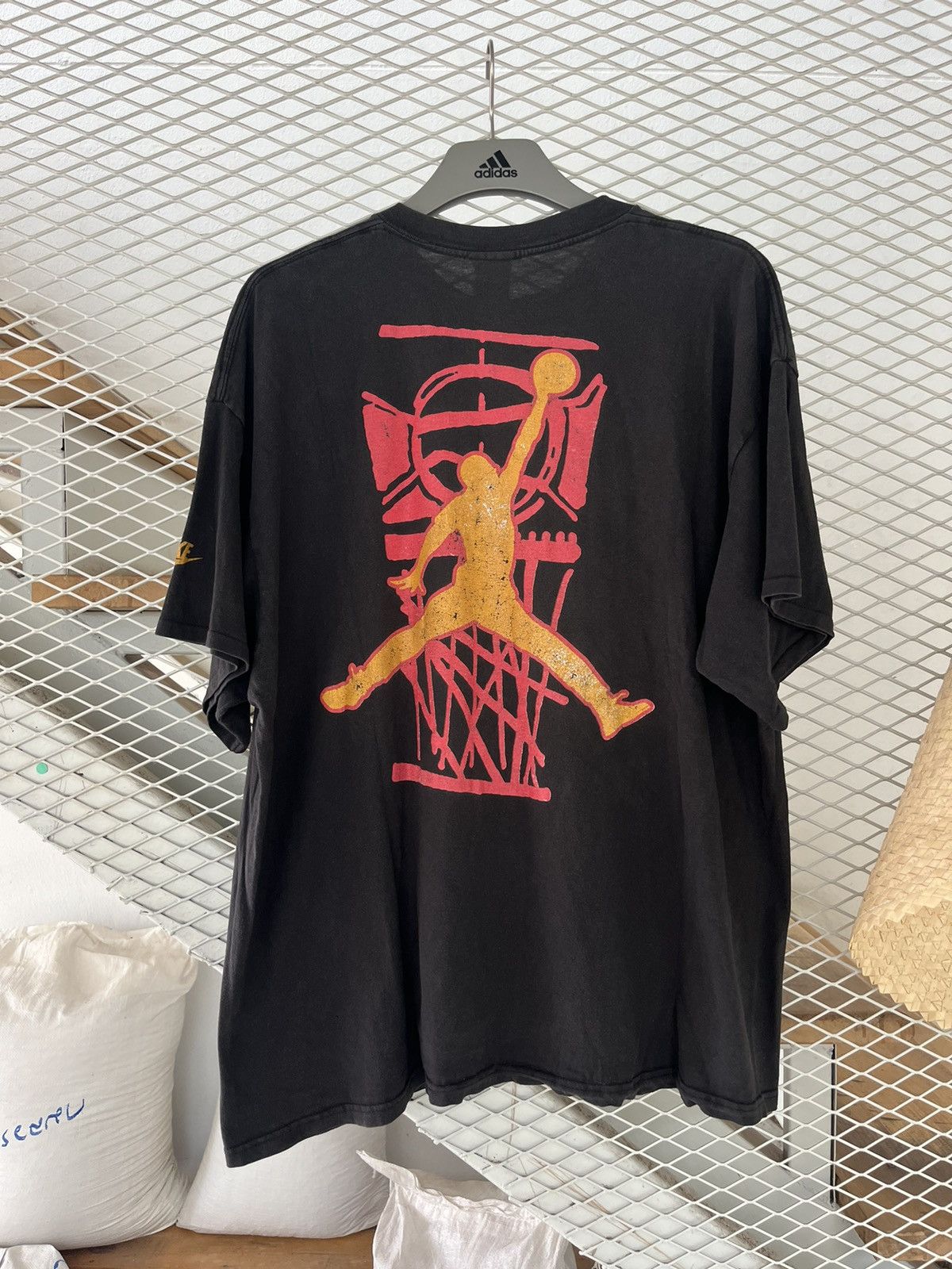 Jordan Brand × Nike × Vintage Vintage Authentic AIR JORDAN by NIKE 90’s Tshirt Size US XXL / EU 58 / 5 - 3 Thumbnail
