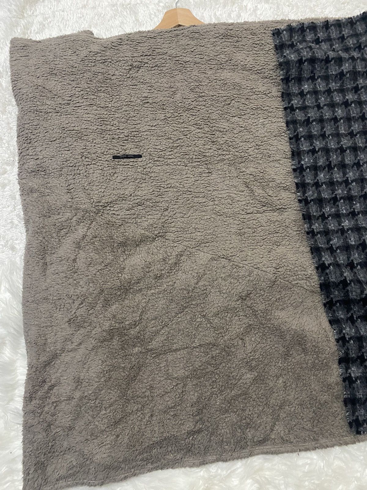 Japanese Brand TROIS AMIS UNIQUE SCARF/CLOAKS Size ONE SIZE - 9 Thumbnail