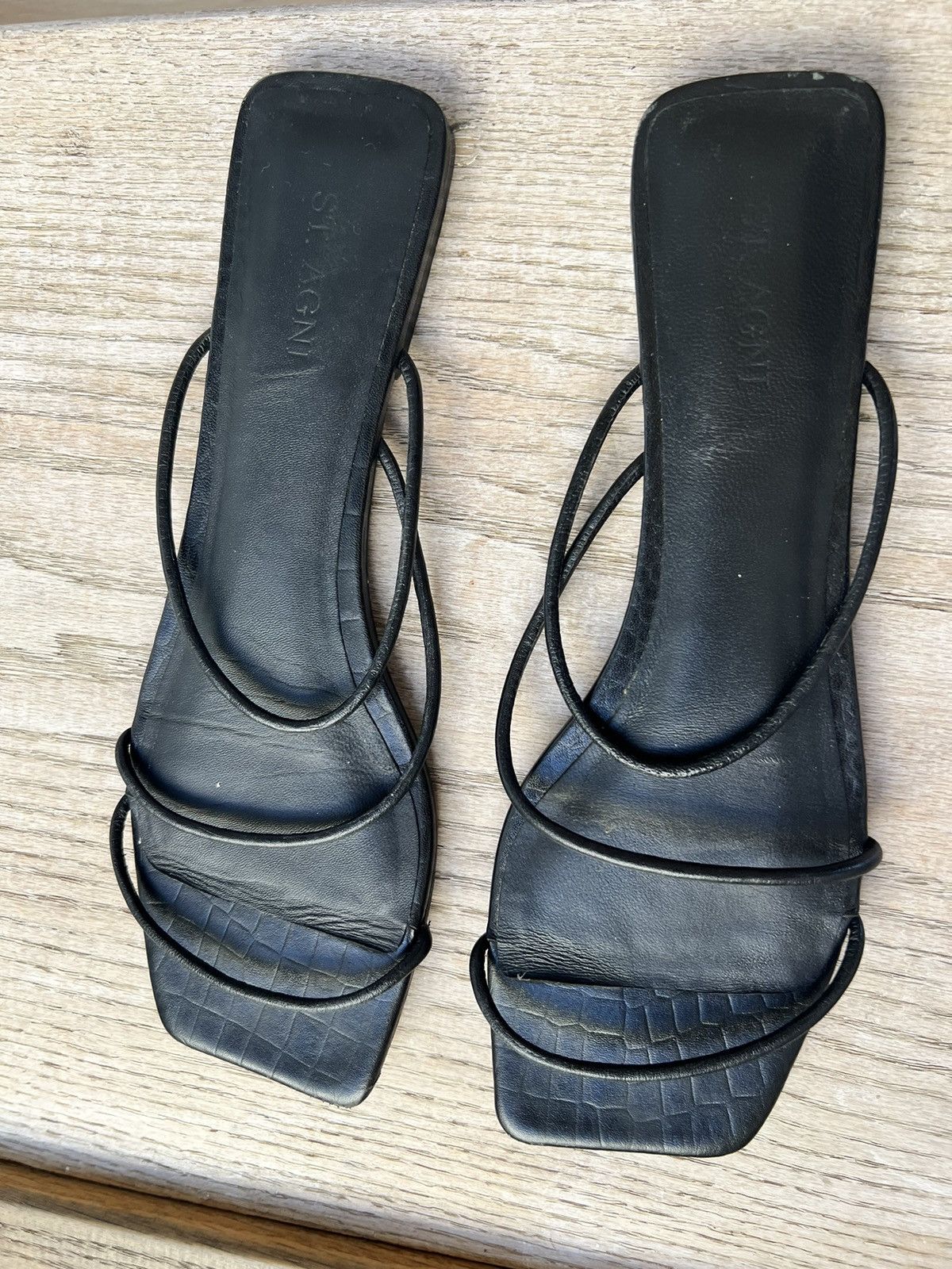 St. Agni St. Agni size 40 chic lightweight delicate slides sandals Size US 10 / IT 40 - 2 Thumbnail