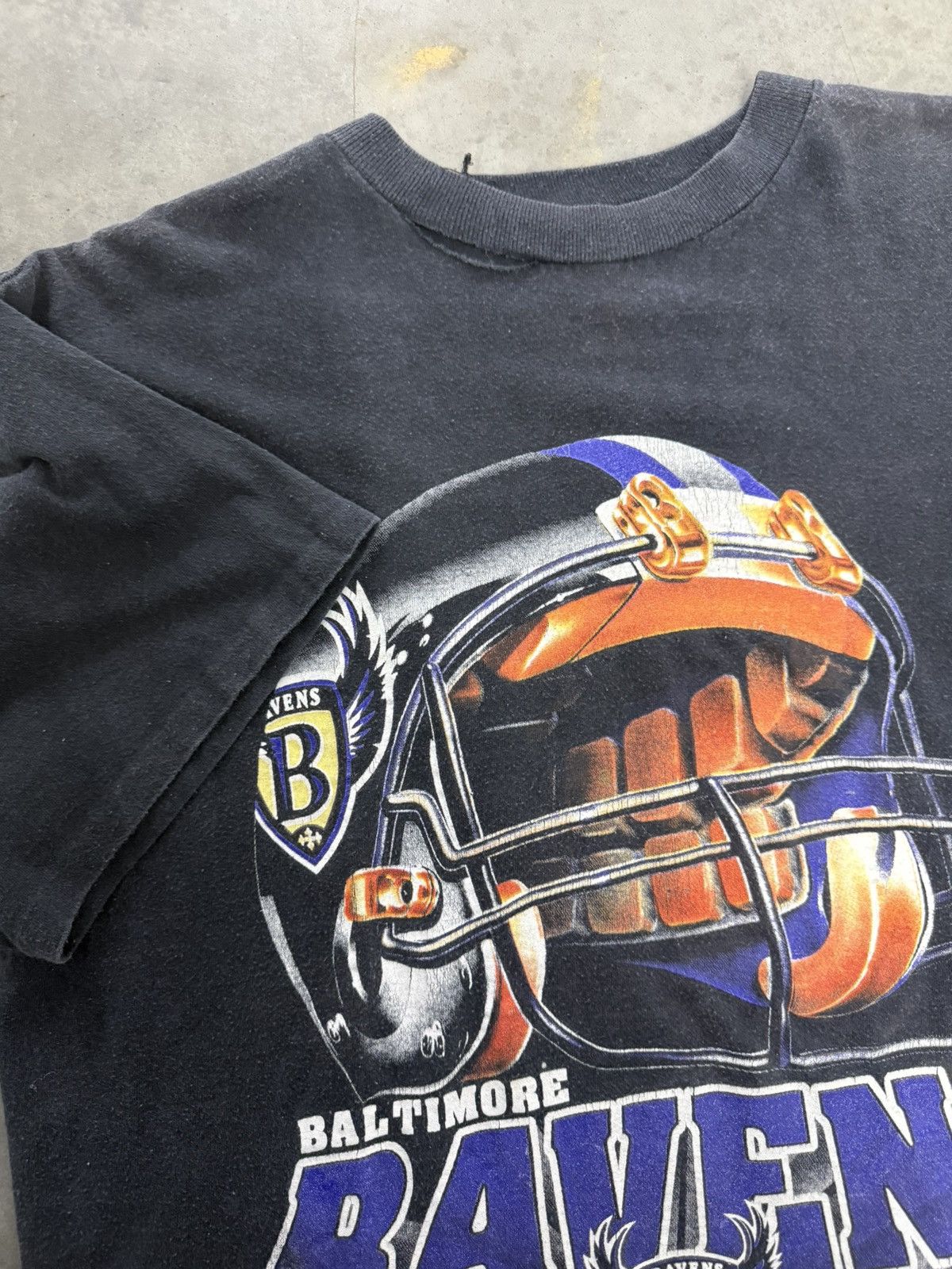 NFL Baltimore Ravens Banned Logo Vintage 90s NFL T Shirt RARE XL Size US XL / EU 56 / 4 - 3 Thumbnail