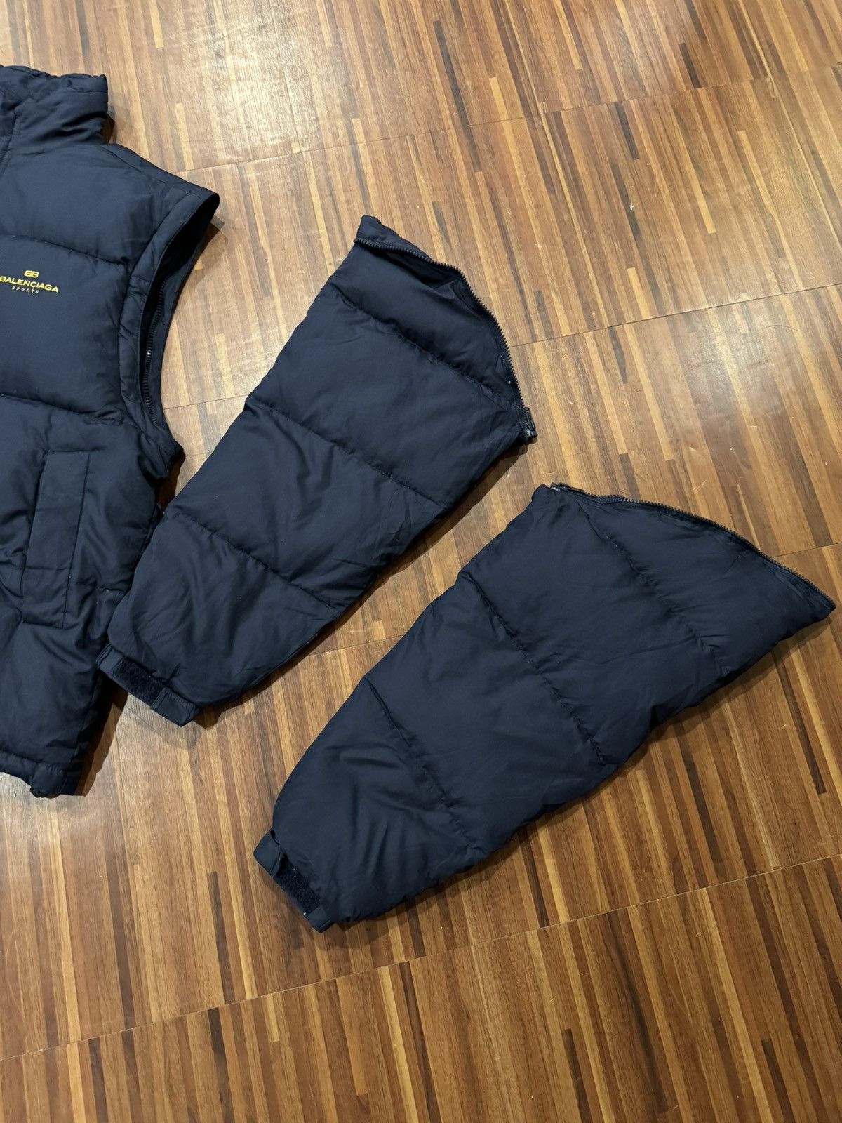 Balenciaga Balenciaga Puffee 2/1 Jacket & Vest Size US XL / EU 56 / 4 - 4 Thumbnail