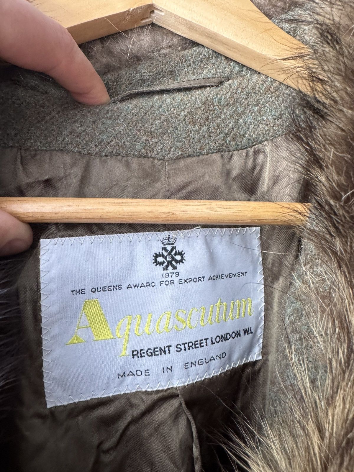 Aquascutum AQUASCUTUM PURE WOOL GRAY LONG TAILORED COAT FUR COLLAR Size US L / EU 52-54 / 3 - 4 Thumbnail