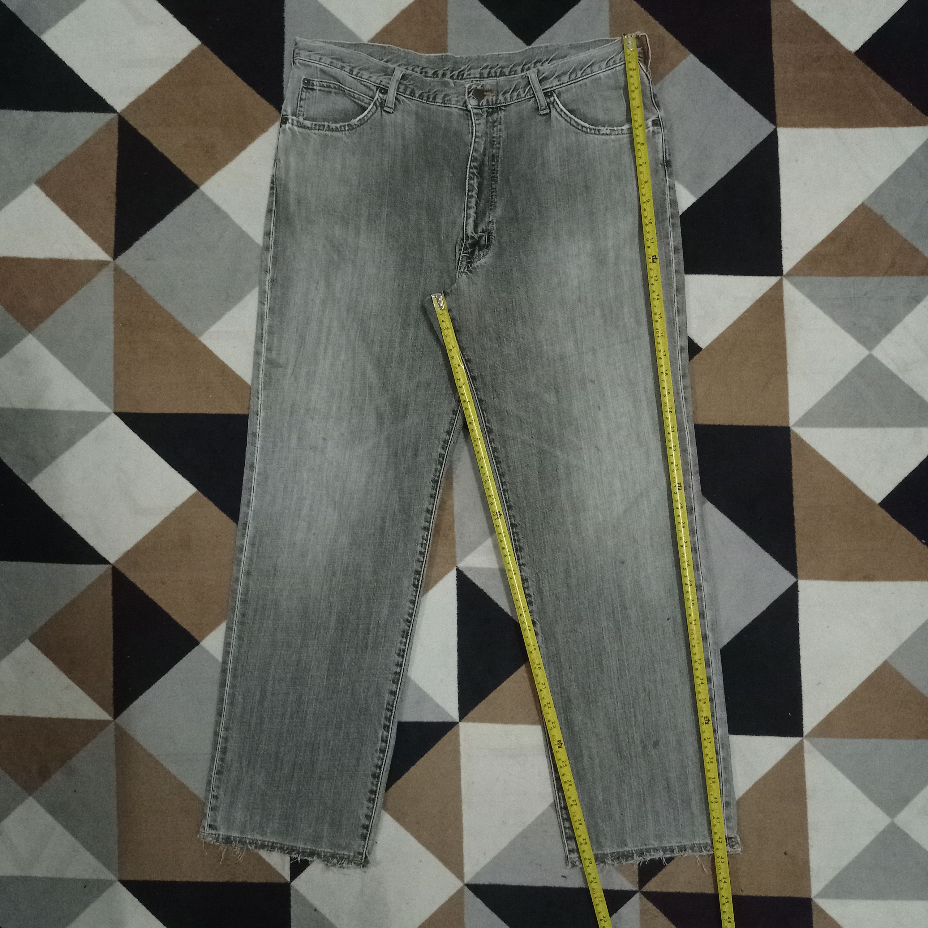 Wrangler Vintage Wrangler Frayed Hem Distressed Baggy Style Jeans Size US 39 - 11 Thumbnail