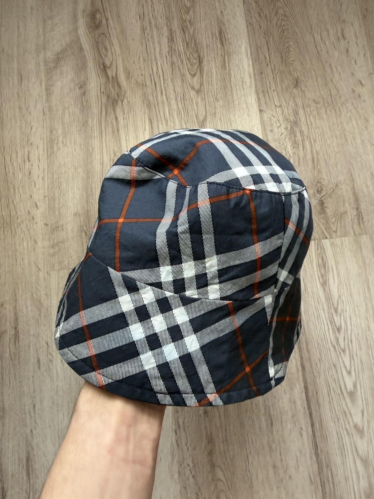 Burberry Burberry Reversible Bucket Hat Nova Check / Navy Size ONE SIZE - 23 Thumbnail
