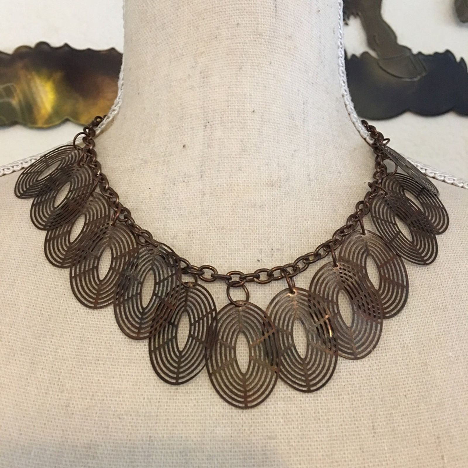 Vintage Vintage copper tone coin style medallion necklace Size ONE SIZE - 1 Thumbnail