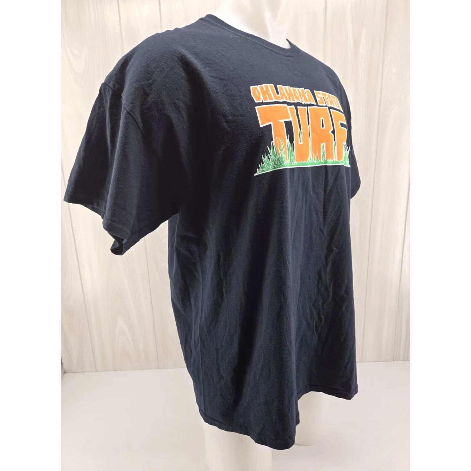 Gildan Oklahoma State Turff Cowboys OSU NCAA T Shirt XL DBL Sided Black Mens Size US XL / EU 56 / 4 - 7 Thumbnail