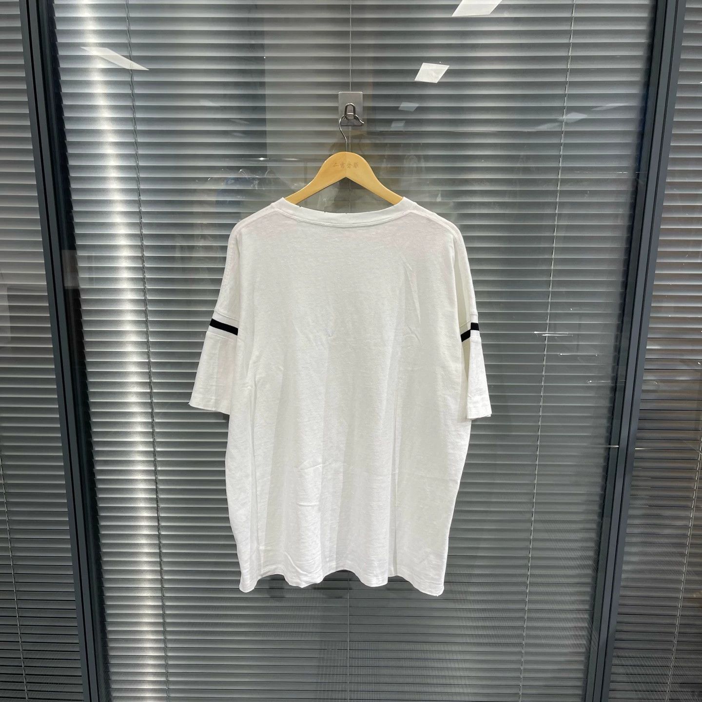 Dior Graphic Short Sleeve T-Shirt with Number Print Size US XL / EU 56 / 4 - 2 Thumbnail