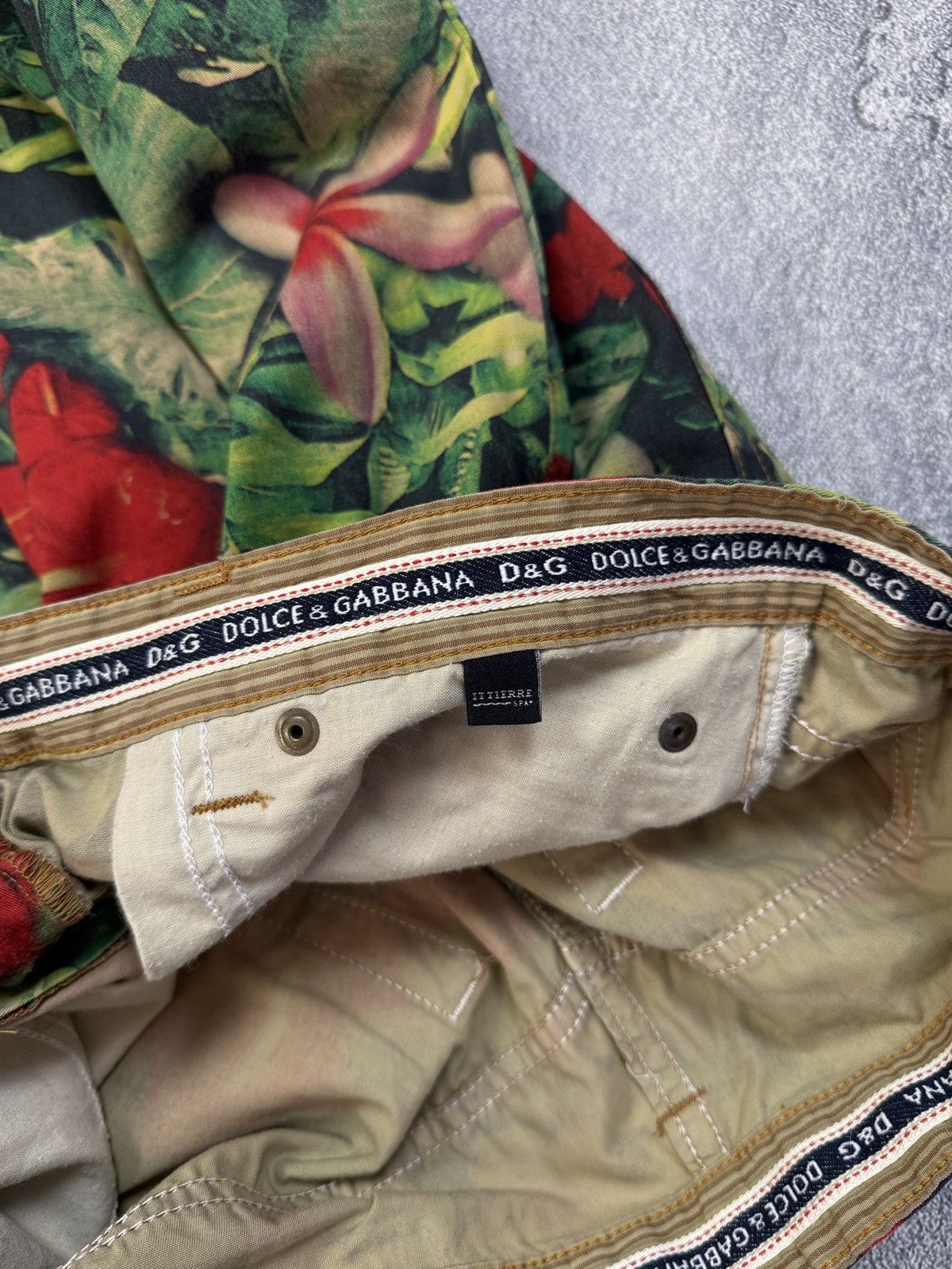 Dolce & Gabbana Dolce and Gabbana - SS ‘03- Full Print Floral Pants Size US 33 - 12 Thumbnail