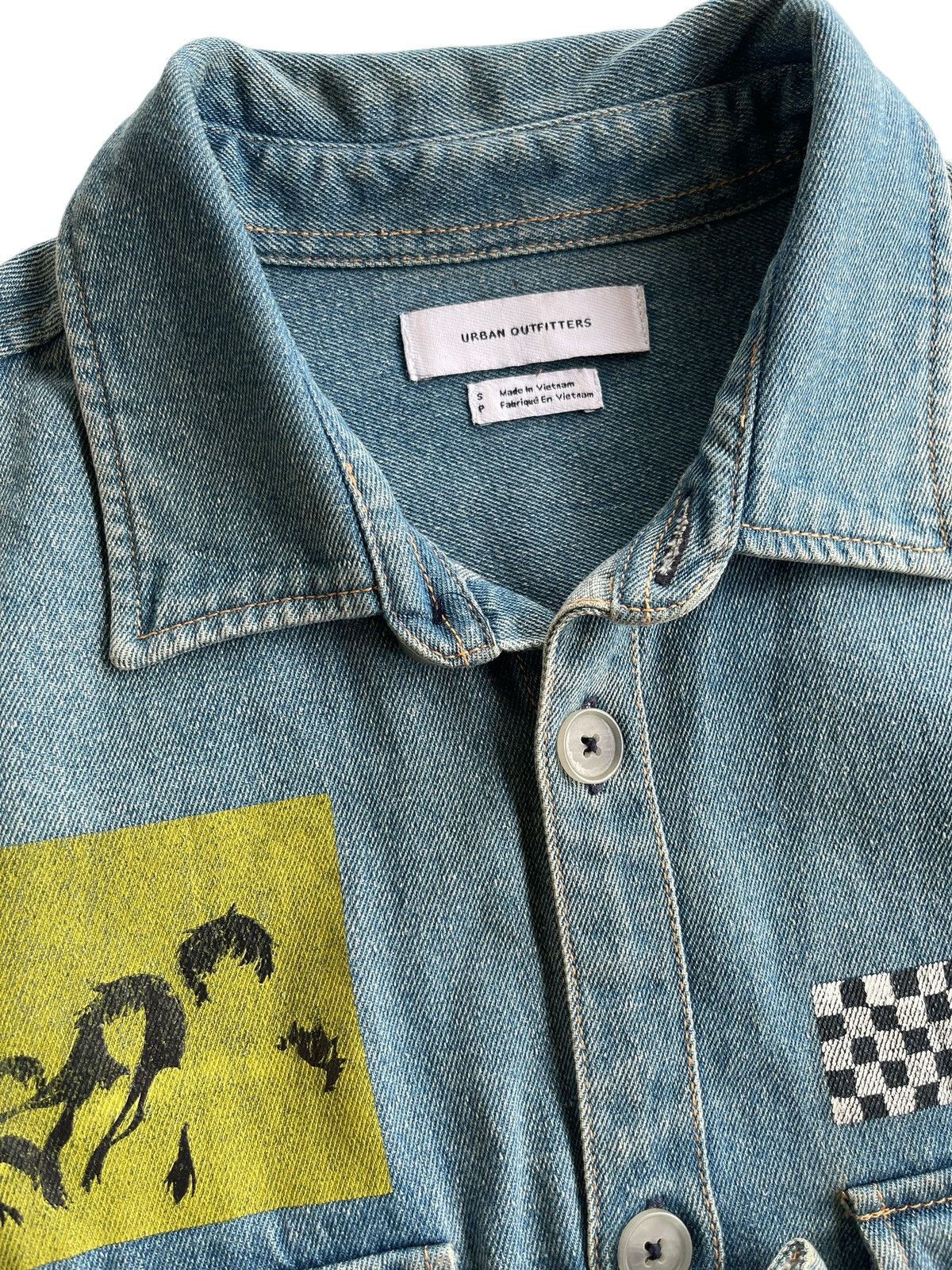 Japanese Brand Urban Outfitters Distressed Denim Shirt Size US L / EU 52-54 / 3 - 14 Thumbnail