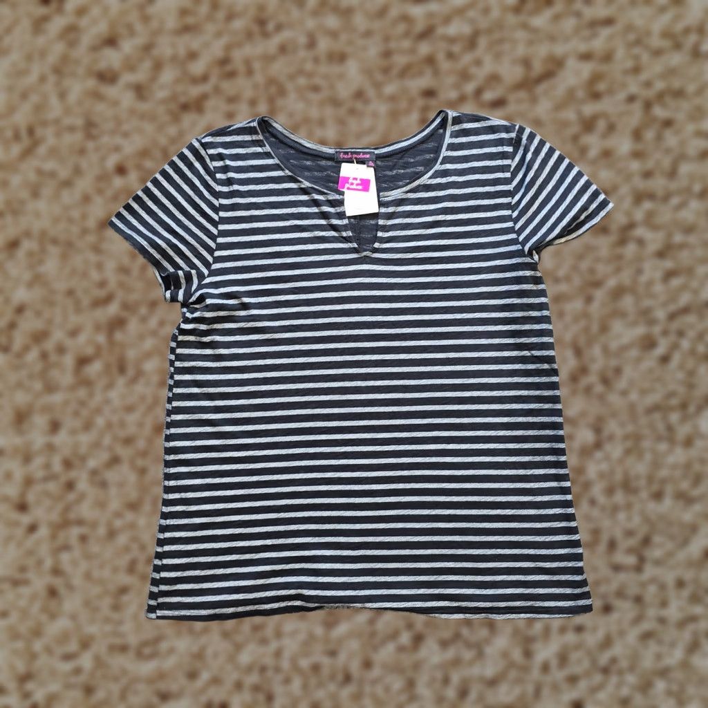 Vintage Fresh Produce Top Womens Medium Gray Striped V Neck Stretch Casual Capsule Shirt Size M / US 6-8 / IT 42-44 - 1 Thumbnail