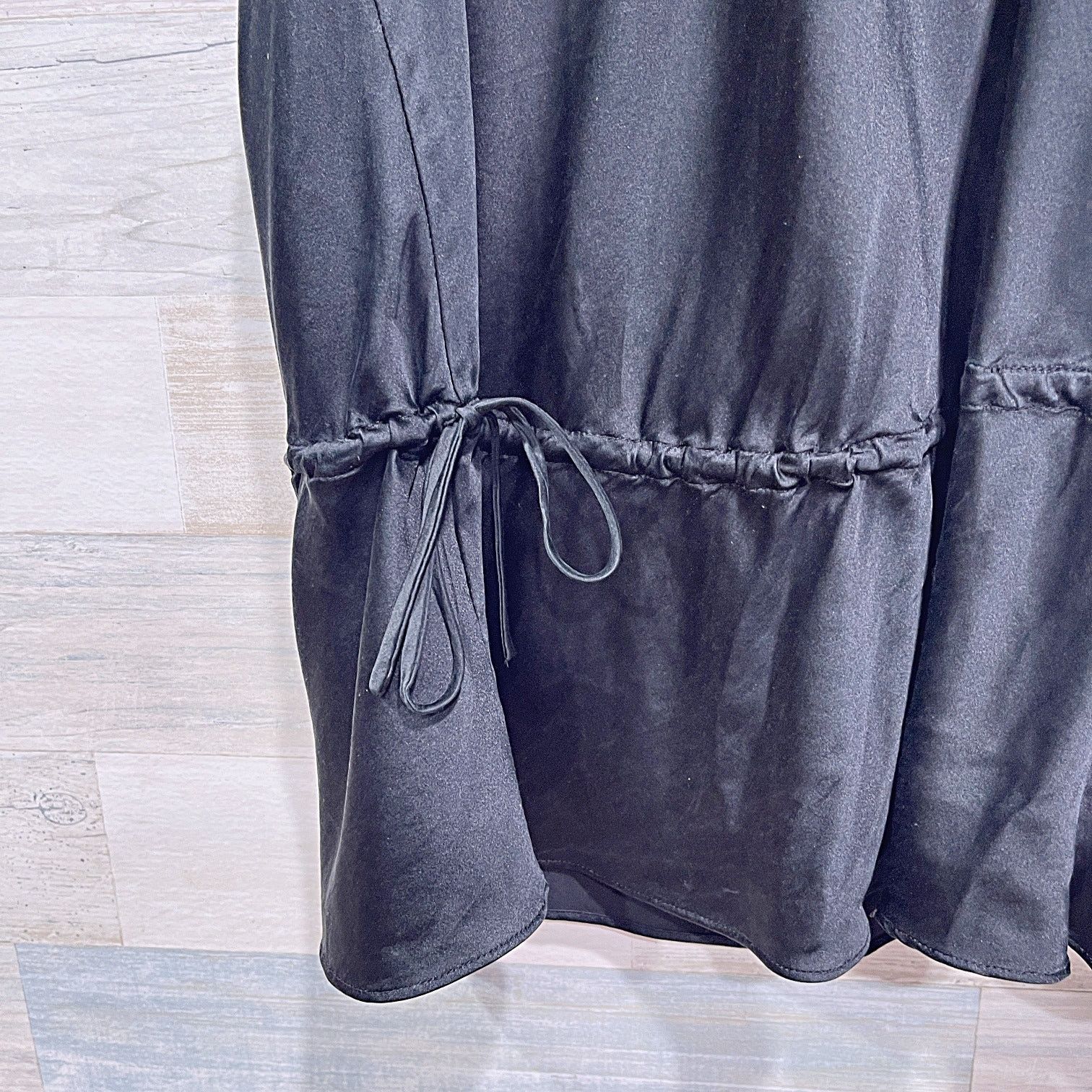 Express Express Silk Satin Drop Waist Sequin Cami Blouse Black S Size S / US 4 / IT 40 - 6 Thumbnail