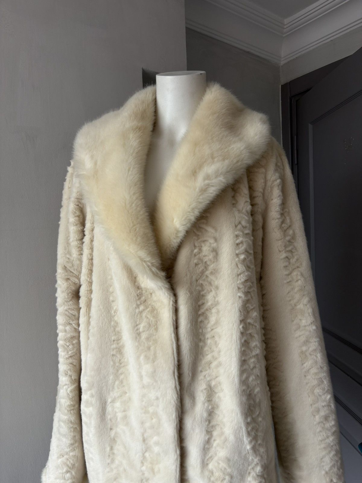 Vintage 90’s faux fur coat Size L / US 10 / IT 46 - 8 Thumbnail