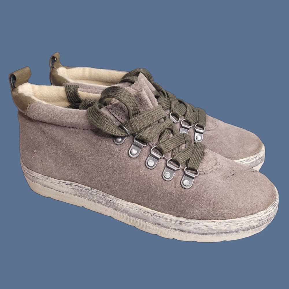 Vintage OTBT Women's Bootie Gray Flat 8M Leather Boots Casual Platform New OTBT Size US 8 / IT 38 - 1 Thumbnail