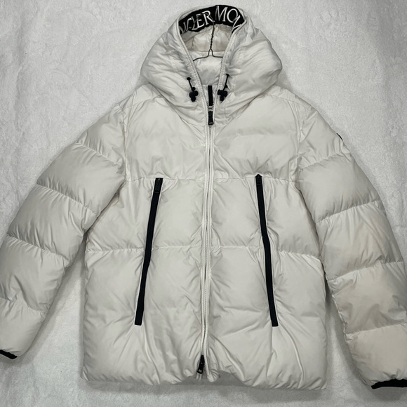 image of Moncler Montcla Quilted Down Puffer Jacket White Men’S It 5/, Men's (Size XL)