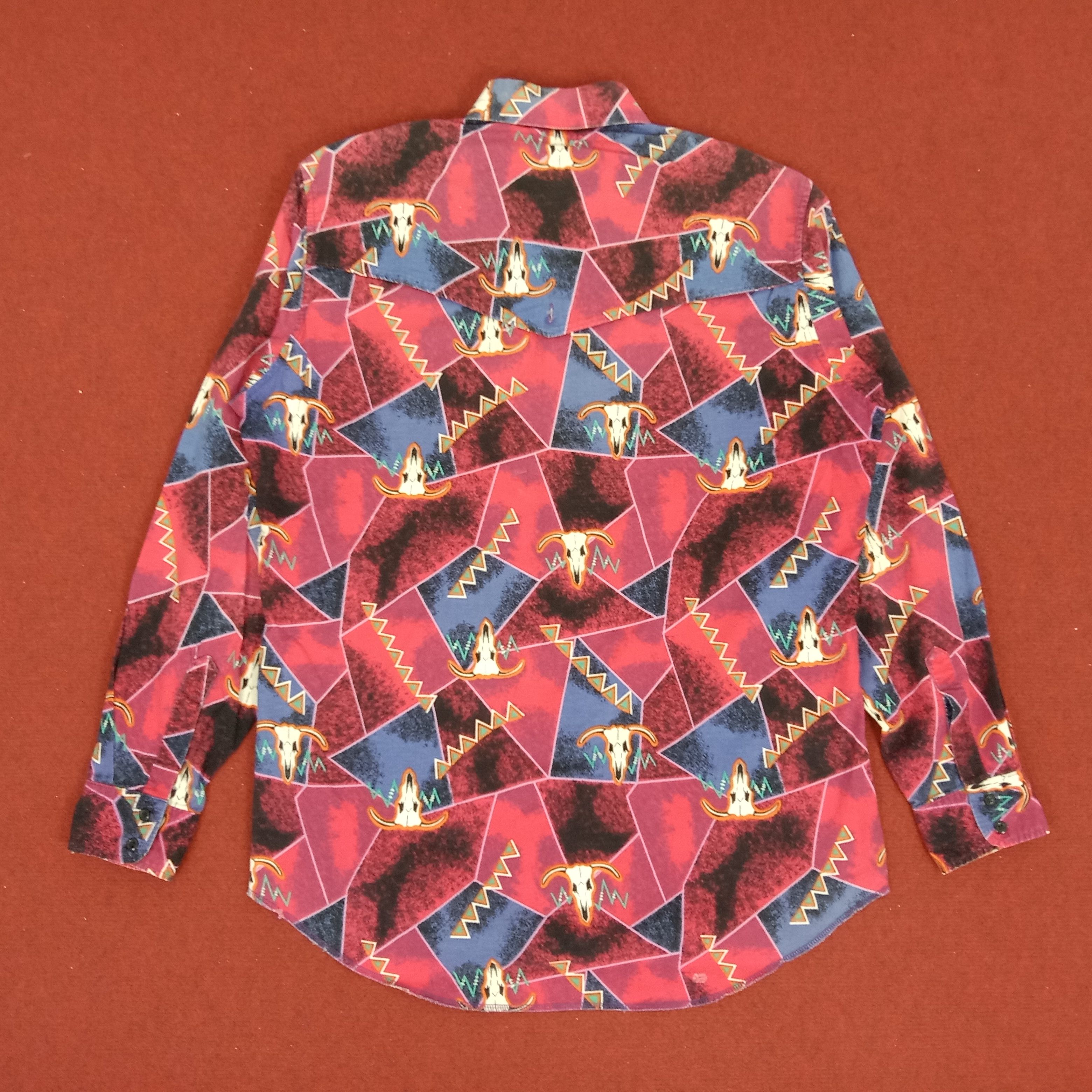 Vintage × Wrangler Wrangler American Classic Streetwear Full Print Design Shirt Size US L / EU 52-54 / 3 - 3 Thumbnail