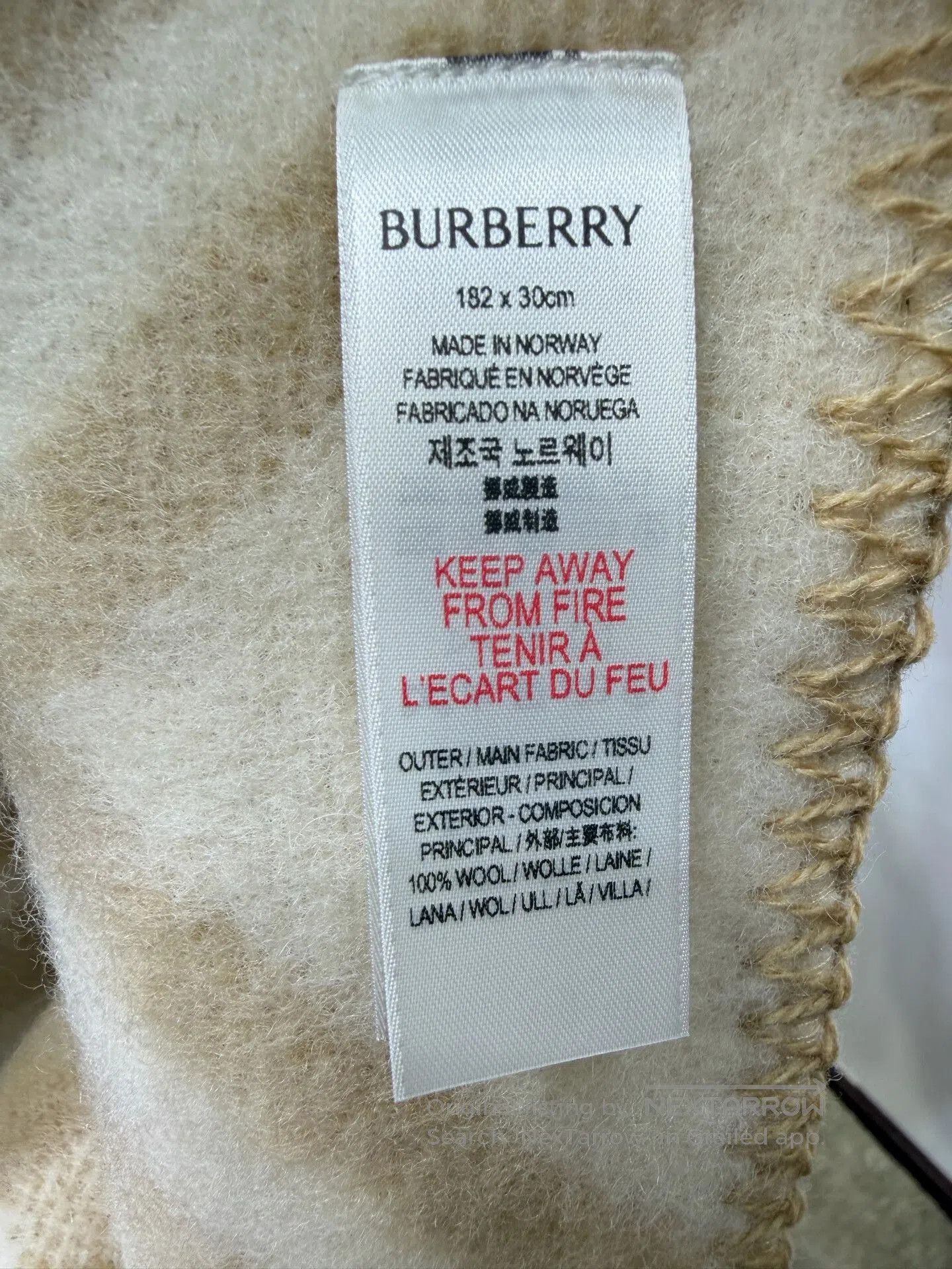 Burberry Burberry Beige Plaid Scarf Shawl. Size ONE SIZE - 6 Thumbnail