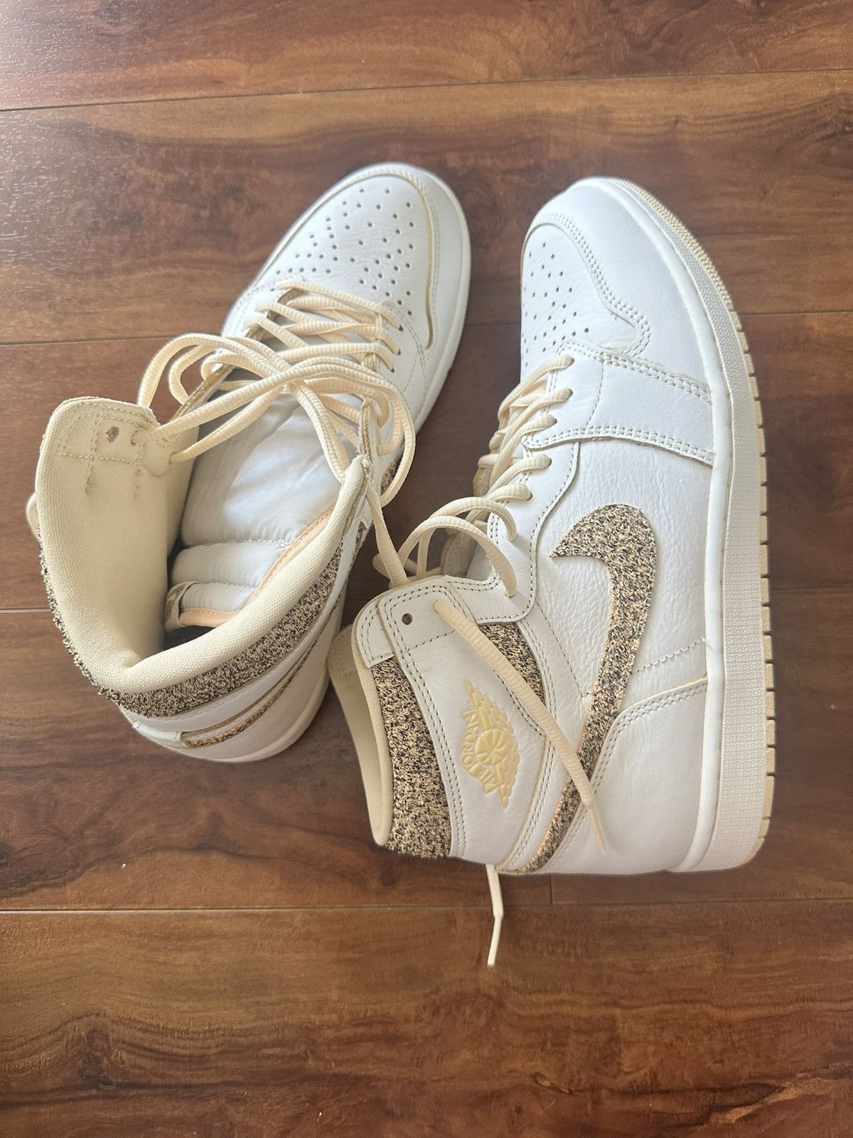 Jordan Brand New Jordan 1 Hi OG Size US 11 / EU 44 - 2 Thumbnail