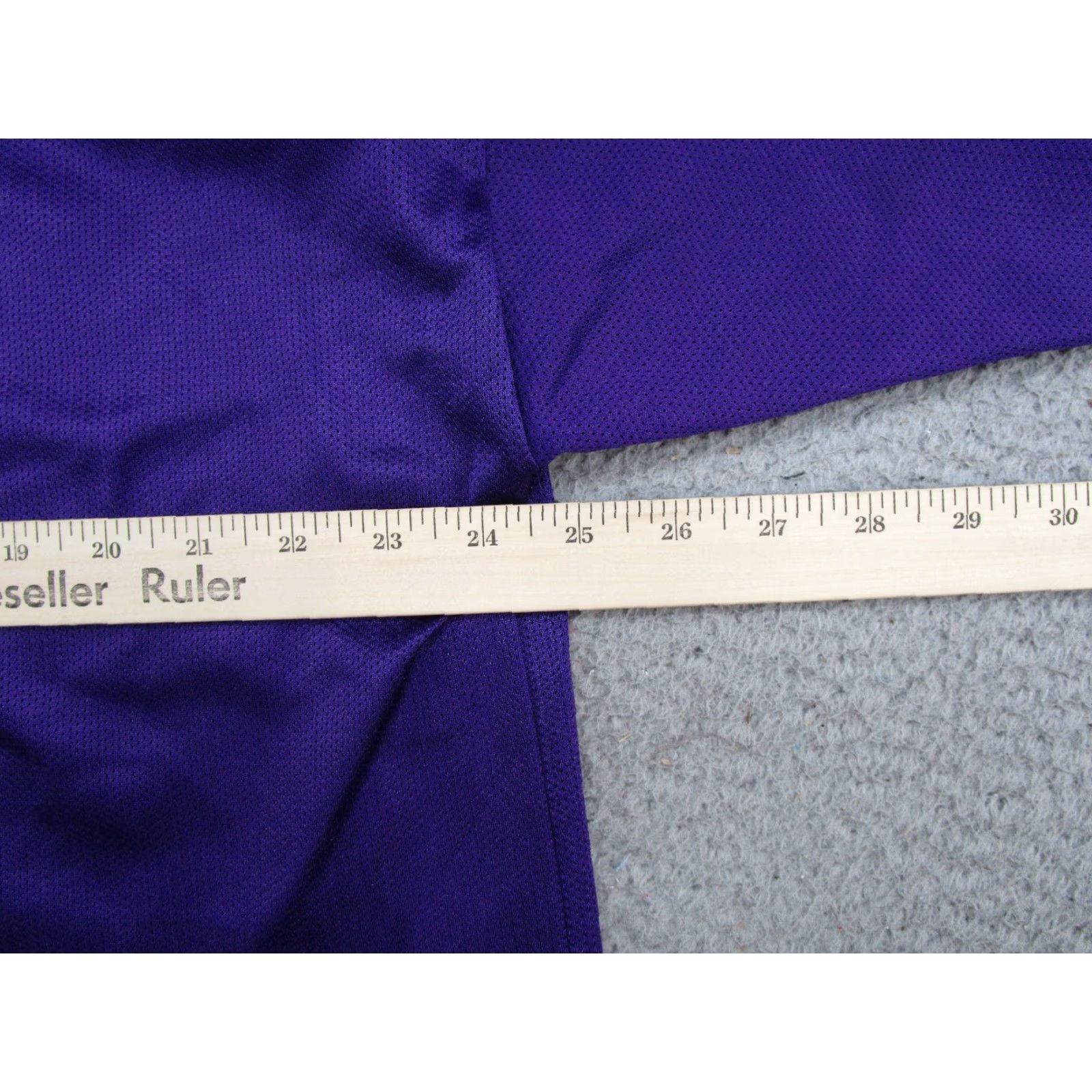 Vintage VINTAGE Warner Bros. Purple Hockey Jersey Unisex Adults L 90s Tweety Bird Looney Tunes Size L UV? Size US L / EU 52-54 / 3 - 7 Thumbnail