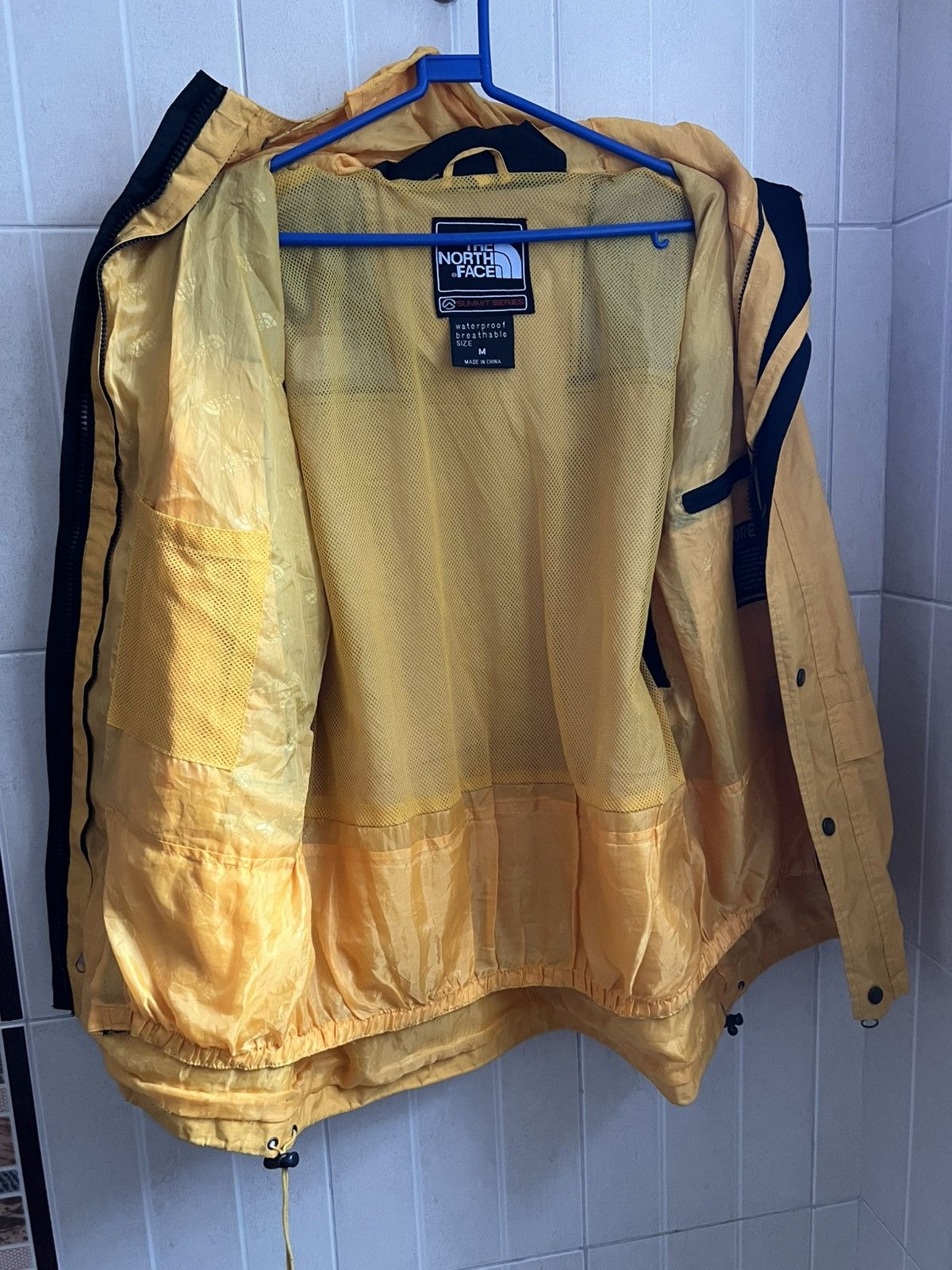 The North Face Vintage North Face Gore Tex Pale Yellow Jacket Size US M / EU 48-50 / 2 - 15 Thumbnail