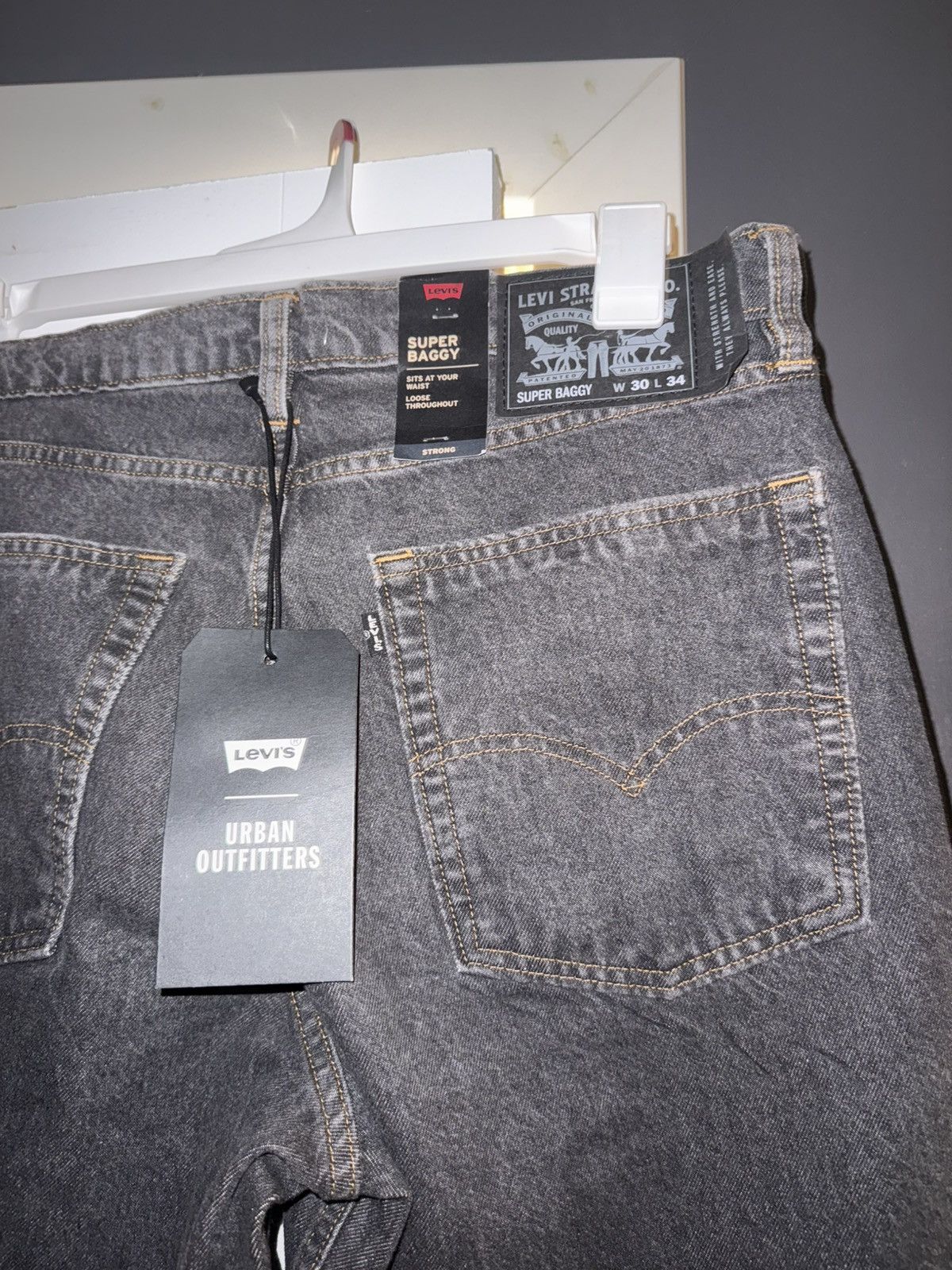 Levi's × Urban Outfitters Urban outfitters X Levi’s Skater pants Size US 30 / EU 46 - 3 Thumbnail
