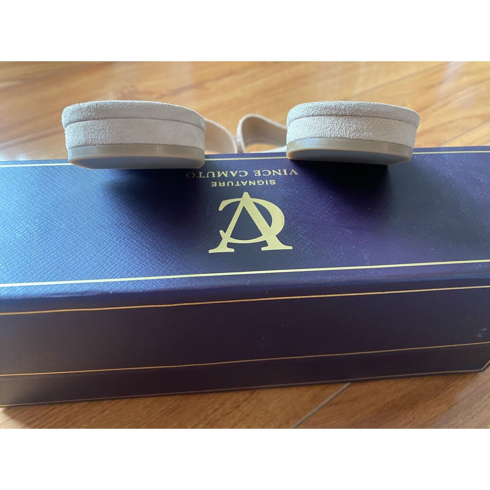 Vince Camuto vince camuto-Sabley, Buff Sz5.5 NIB Size US 5.5 / IT 35.5 - 4 Thumbnail