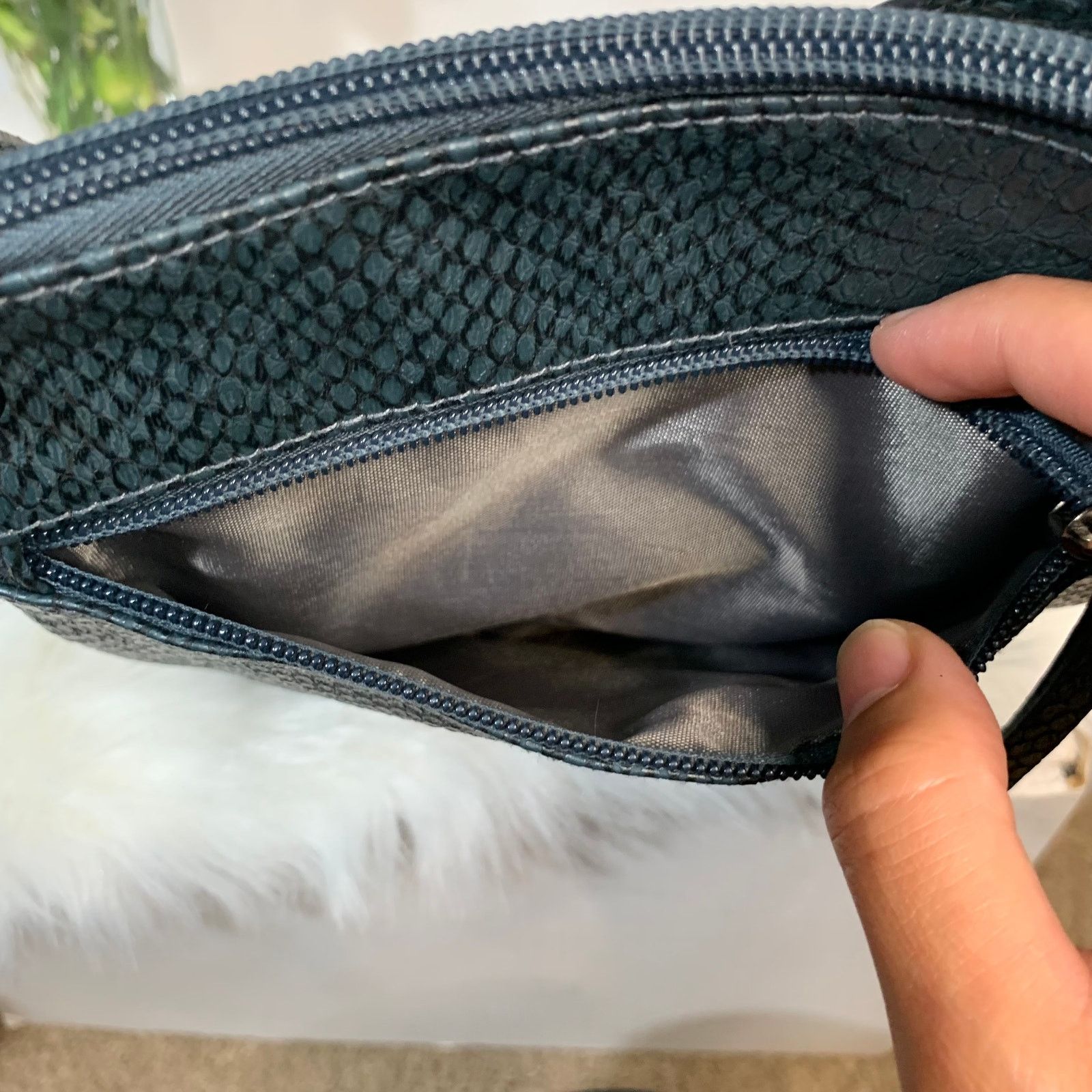 Other Nicole Cute Gray Crossbody Size ONE SIZE - 6 Thumbnail