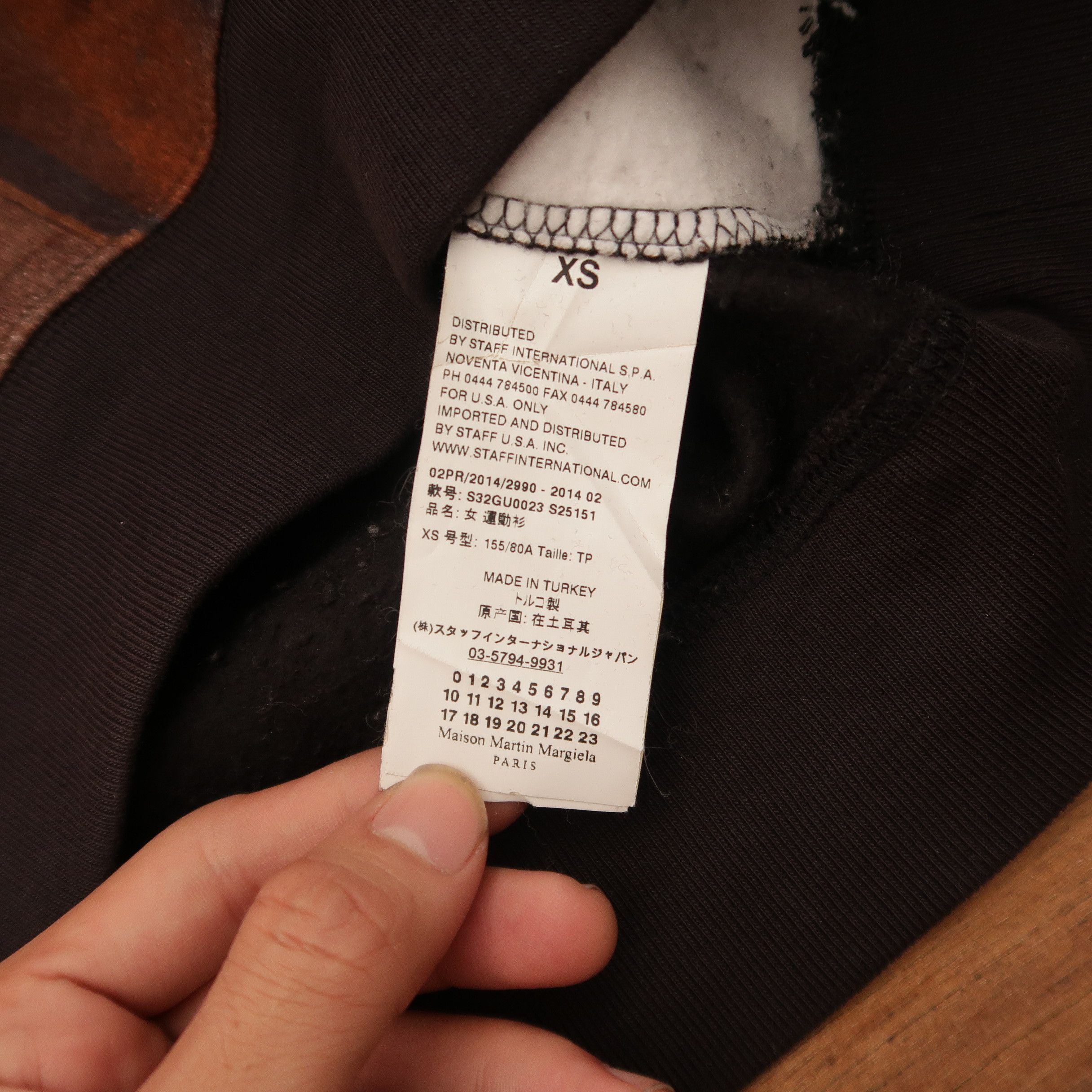 Maison Margiela SS 2015 Neon Lettering "Welcome" Sweatshirt Size US XS / EU 42 / 0 - 11 Thumbnail
