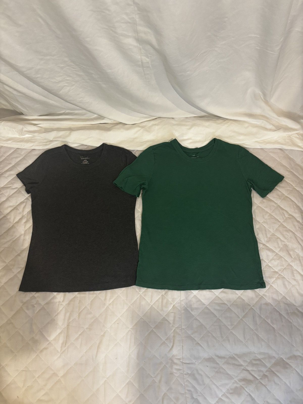 Banana Republic 2 Gray & Green T.shirts.wt803 Size XS / US 0-2 / IT 36-38 - 1 Thumbnail