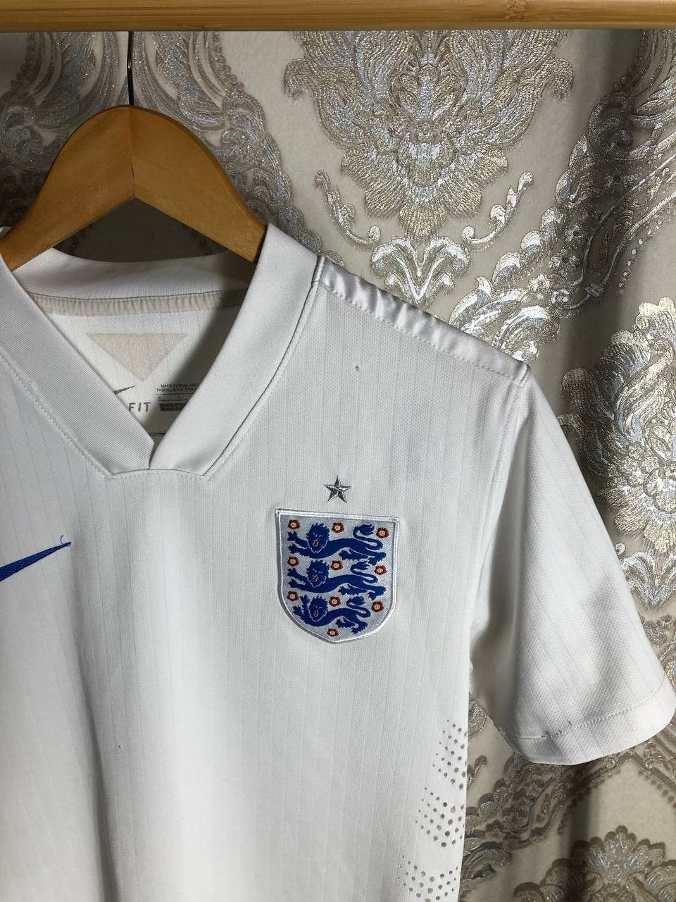 Nike VINTAGE NIKE ENGLAND SOCCER JERSEY RETRO MANCHESTER Y2K 90s Size US S / EU 44-46 / 1 - 2 Thumbnail