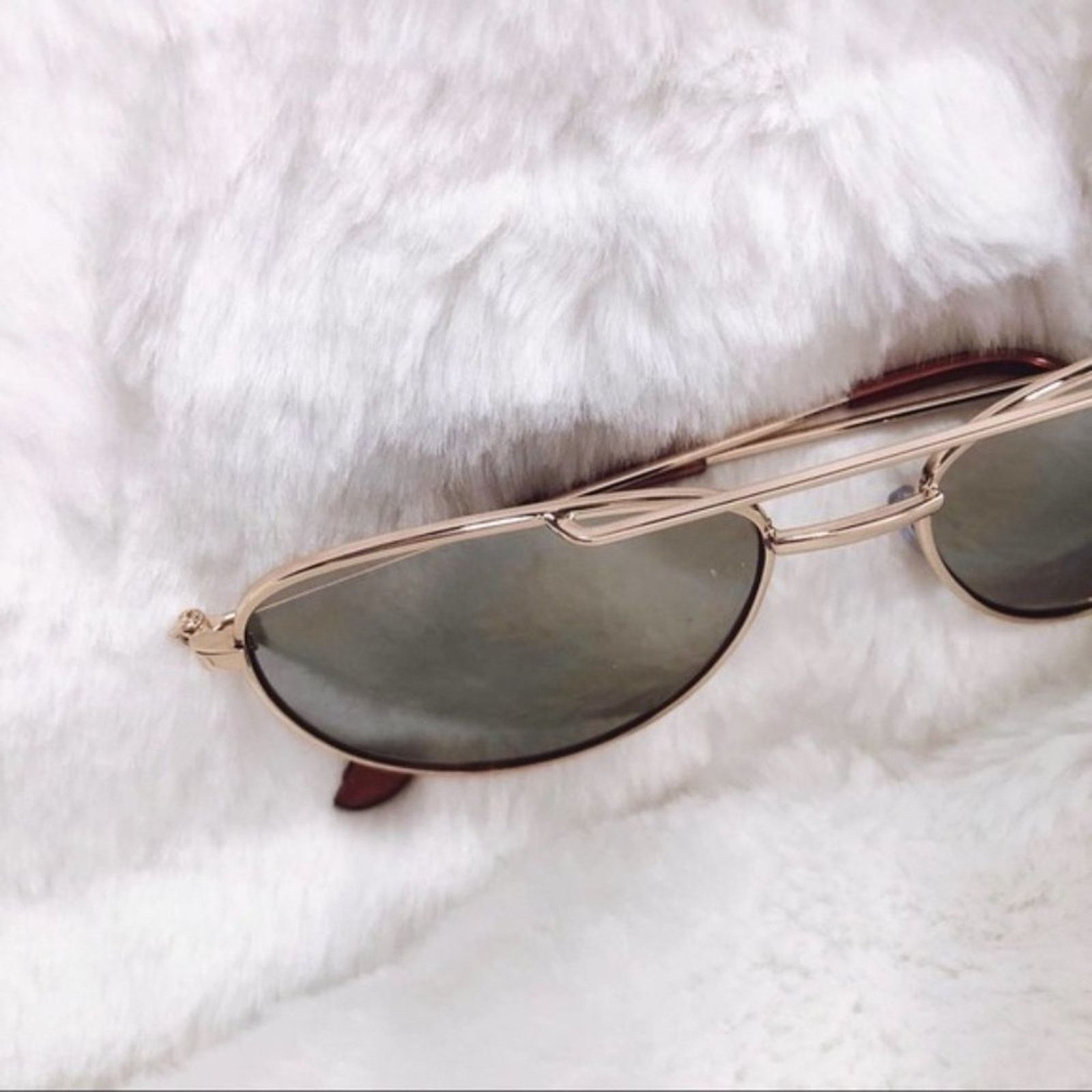 Other Hunter Gold Mirrored Aviator Sunglasses Size ONE SIZE - 2 Thumbnail