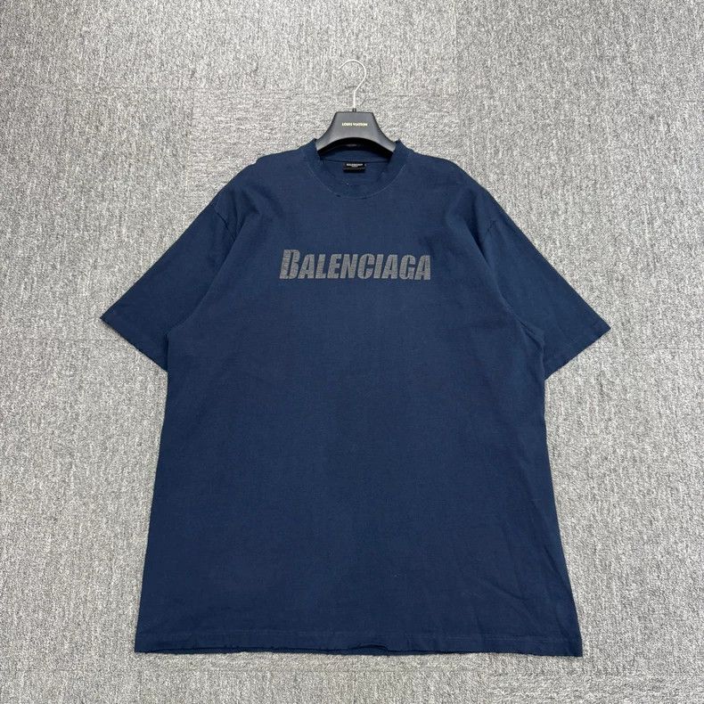 Balenciaga Balenciaga Distressed Logo Short Sleeve Tee Size US M / EU 48-50 / 2 - 1 Thumbnail