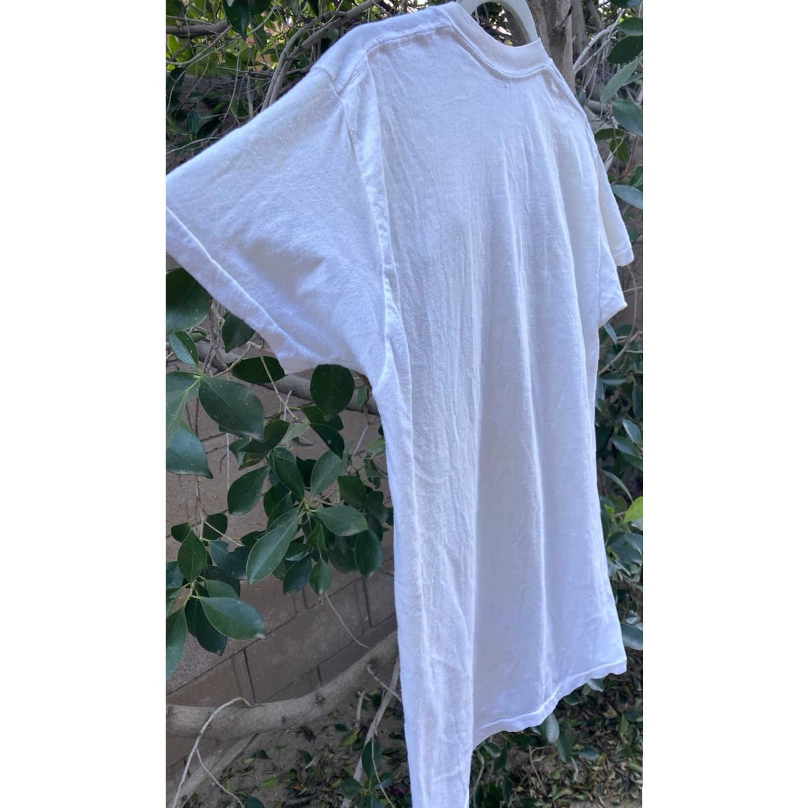 JCPenney VINTAGE JCPenney Blank White T-Shirt 38 USA 50/50 Fortrel Cotton Poly Short Sleeve Men's Shirt 1970s Rockabilly White fits Men Size US M / EU 48-50 / 2 - 5 Thumbnail