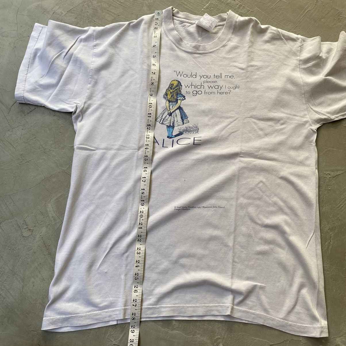 Vintage Vintage 90’s Alice in Wonderland t-shirt Size US L / EU 52-54 / 3 - 8 Thumbnail