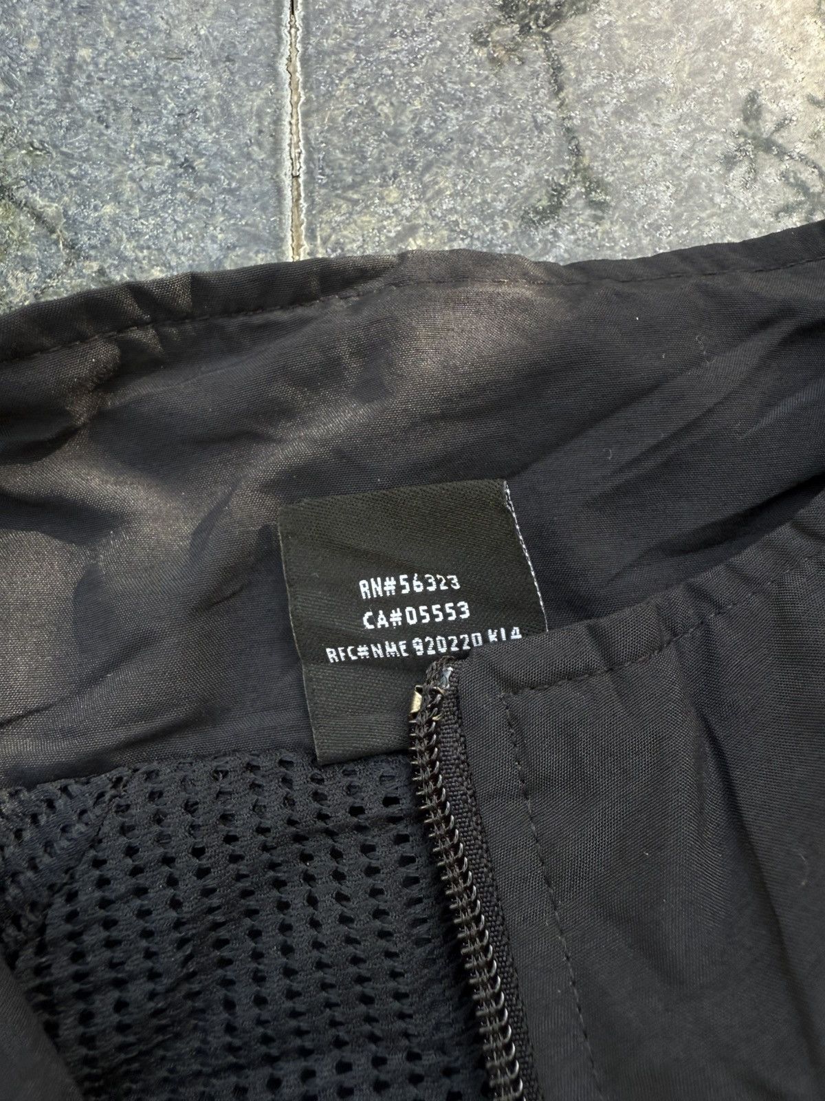 Jordan Brand 90’s JORDAN RARE BACK LOGO BASKETBALL NYLON Y2K RETRO JACKET Size US M / EU 48-50 / 2 - 13 Thumbnail