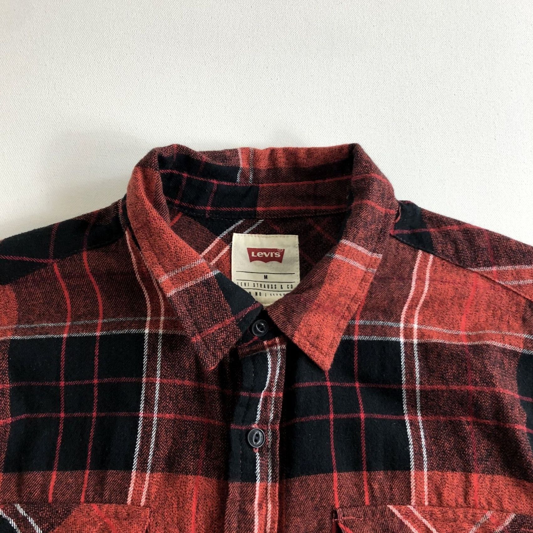 Levi's Levi's Long Sleeve Flannel Button Up Mens Red Plaid Buffalo Print Lumberjack Shirt Regular M Red Outdoors American Pockets Shirt Size US M / EU 48-50 / 2 - 5 Thumbnail