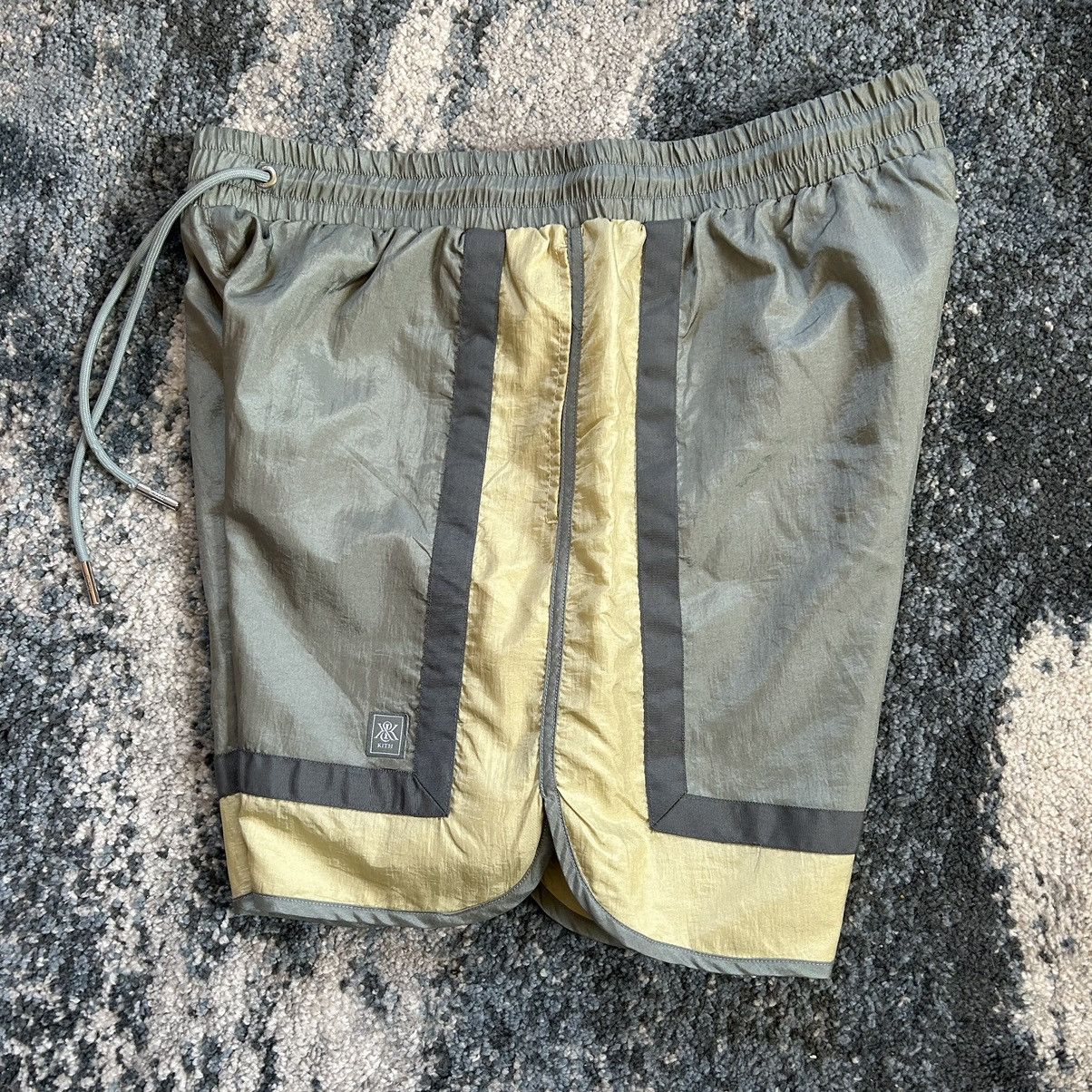 Kith × Ronnie Fieg 2024 SPRiNG KiTH WASHED NYLON DYLAN SHORTS REVERiE Size US 33 - 12 Thumbnail