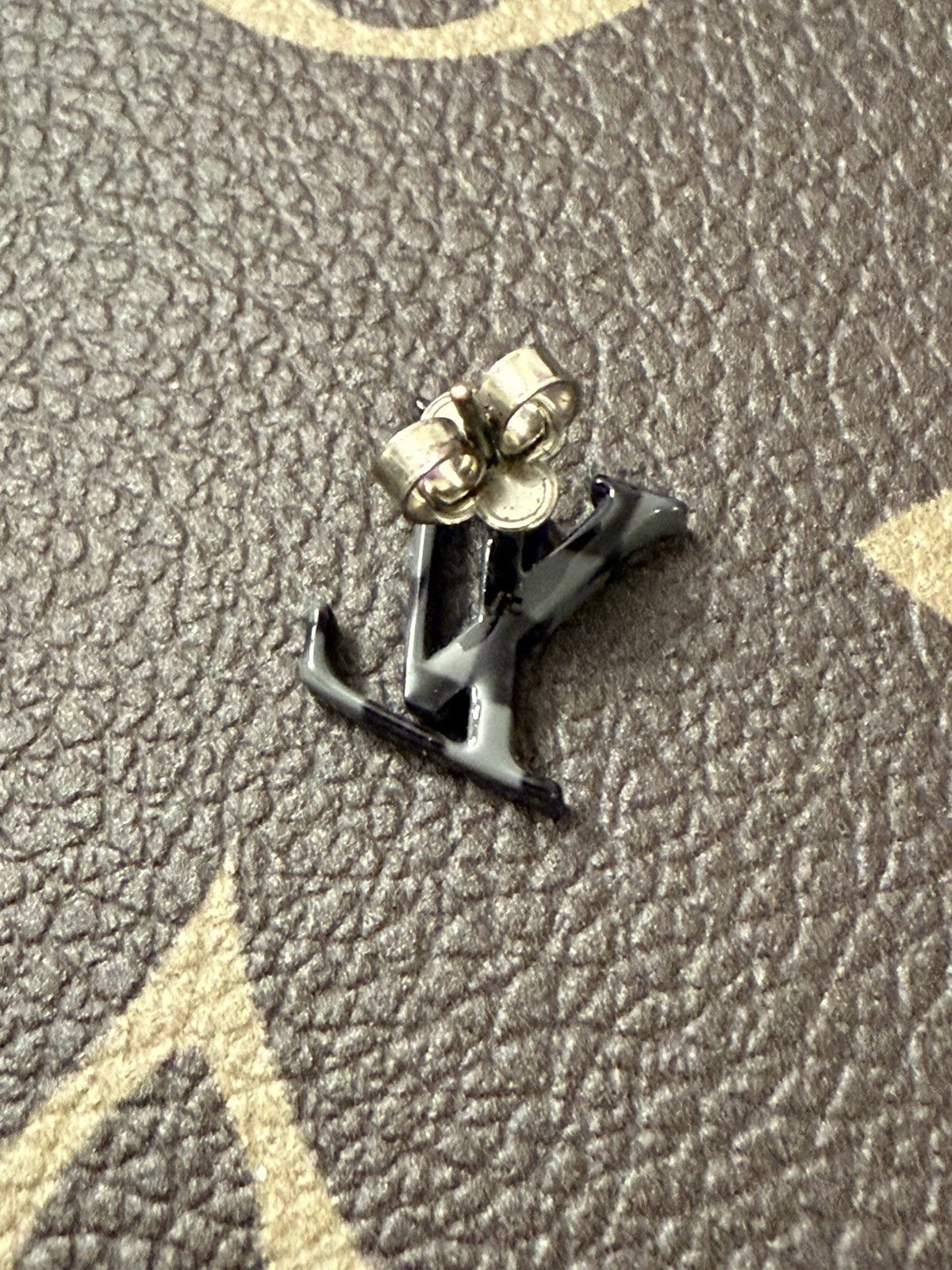 Louis Vuitton Louis Vuitton damier LV logo earring Size ONE SIZE - 3 Thumbnail