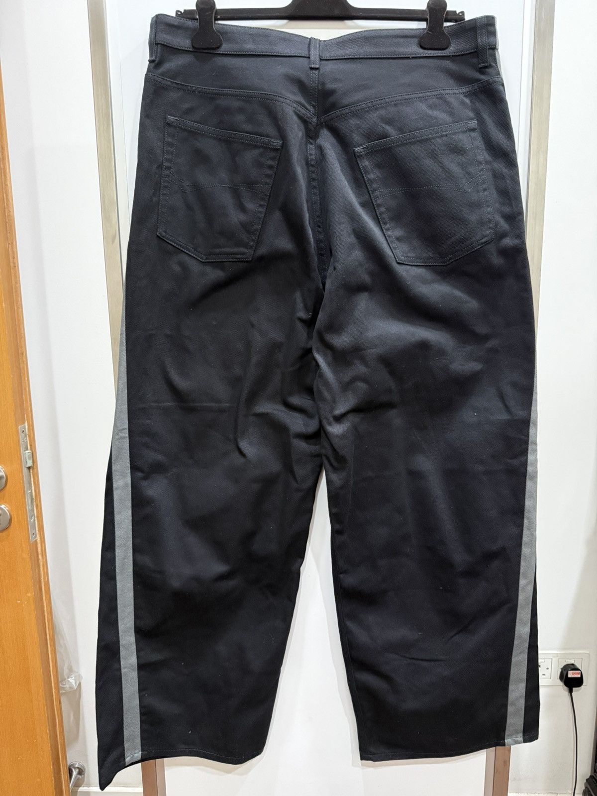 Balenciaga × Under Armour Balenciaga x Under Armour Jeans Size US 34 / EU 50 - 2 Thumbnail